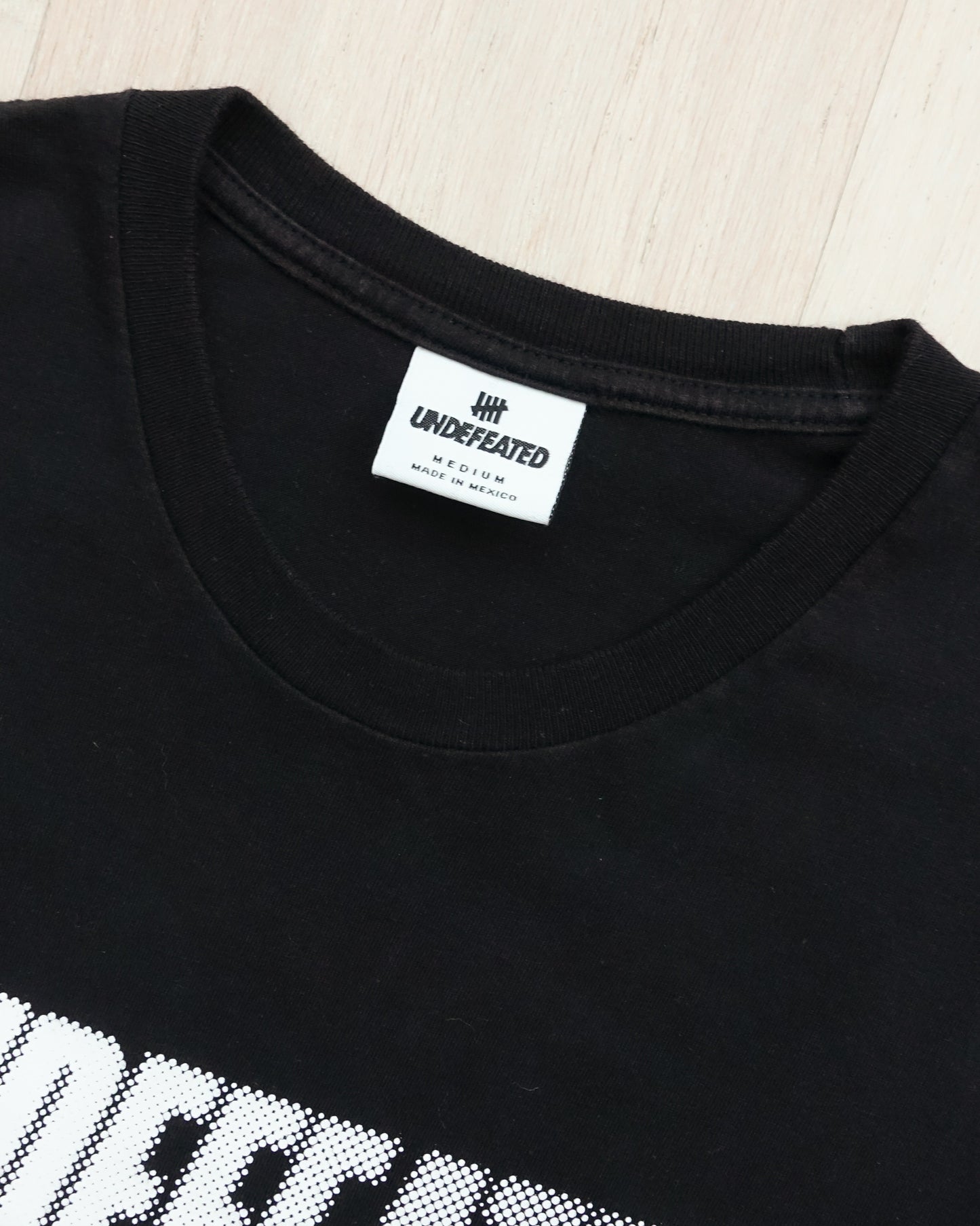 UNDEFEATED Logo T-shirt 標誌T恤 | KOMMONS