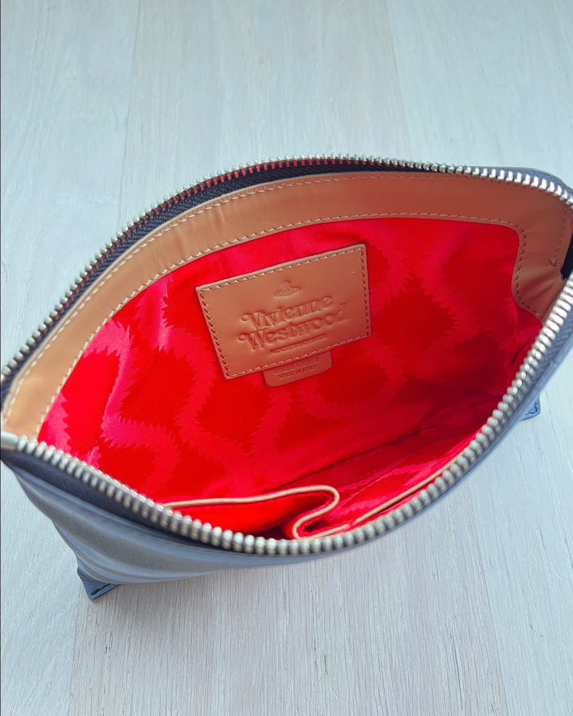 VIVIENNE WESTWOOD Pink Bear Zip Pouch | KOMMONS