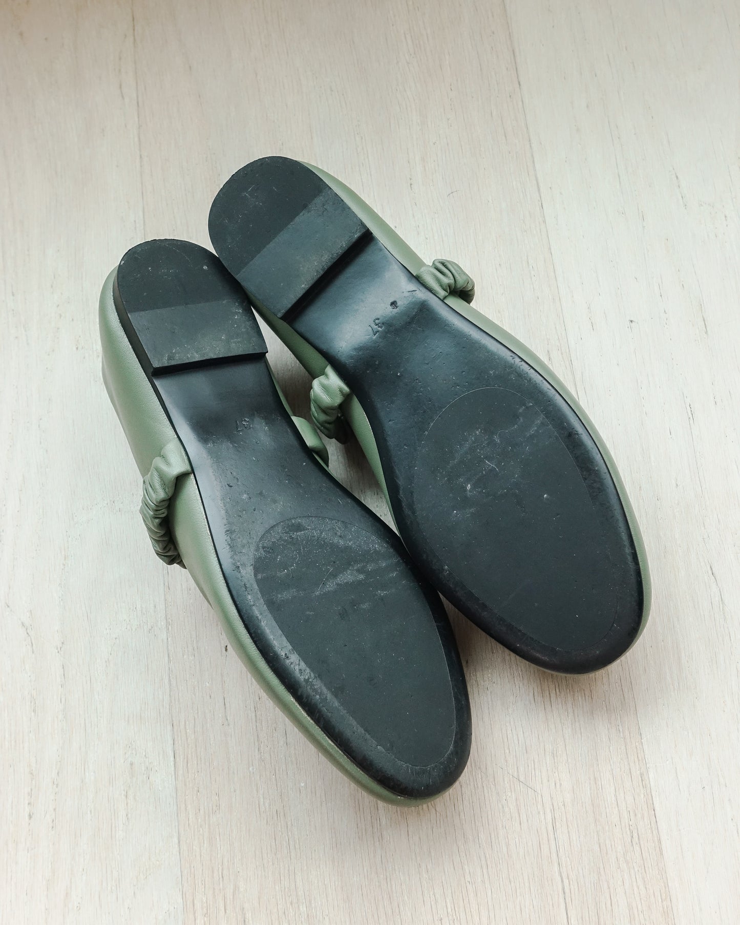 Ruched Strap Ballet Flats | KOMMONS