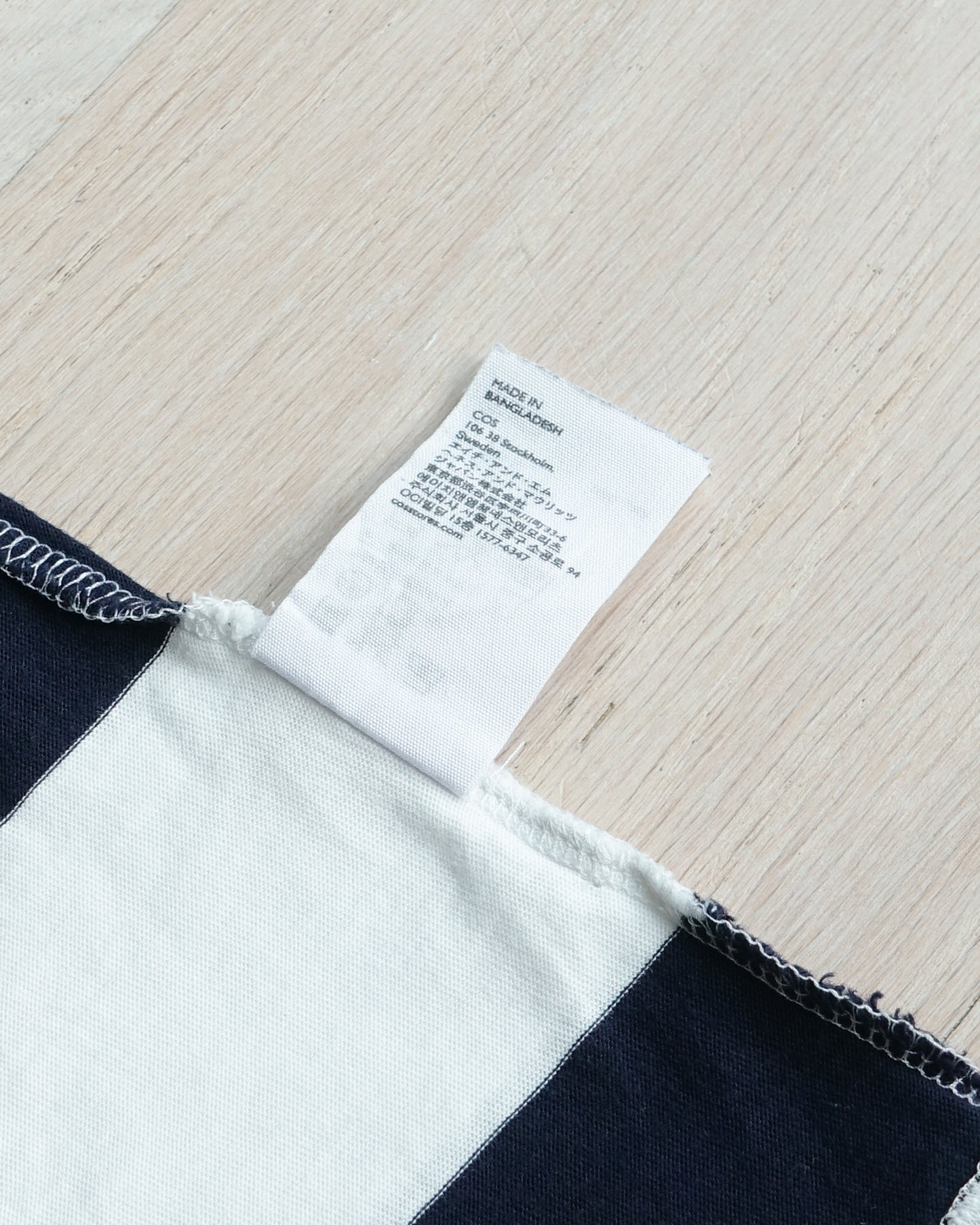 COS Striped 3/4 Sleeve T-shirt 粗橫間中袖T恤 | KOMMONS