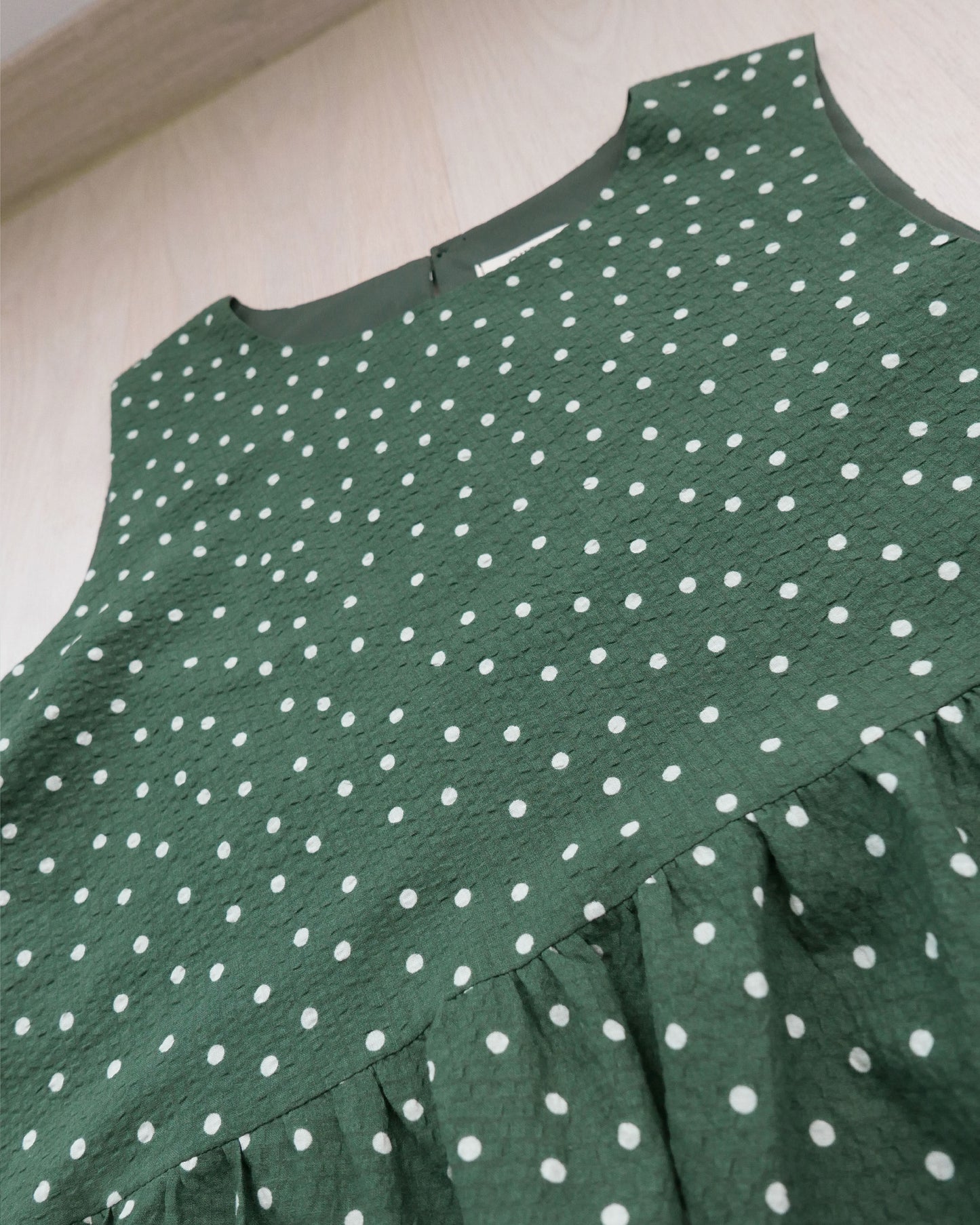 皺皺布清涼背心 - 綠白點點 | Made by Chifa