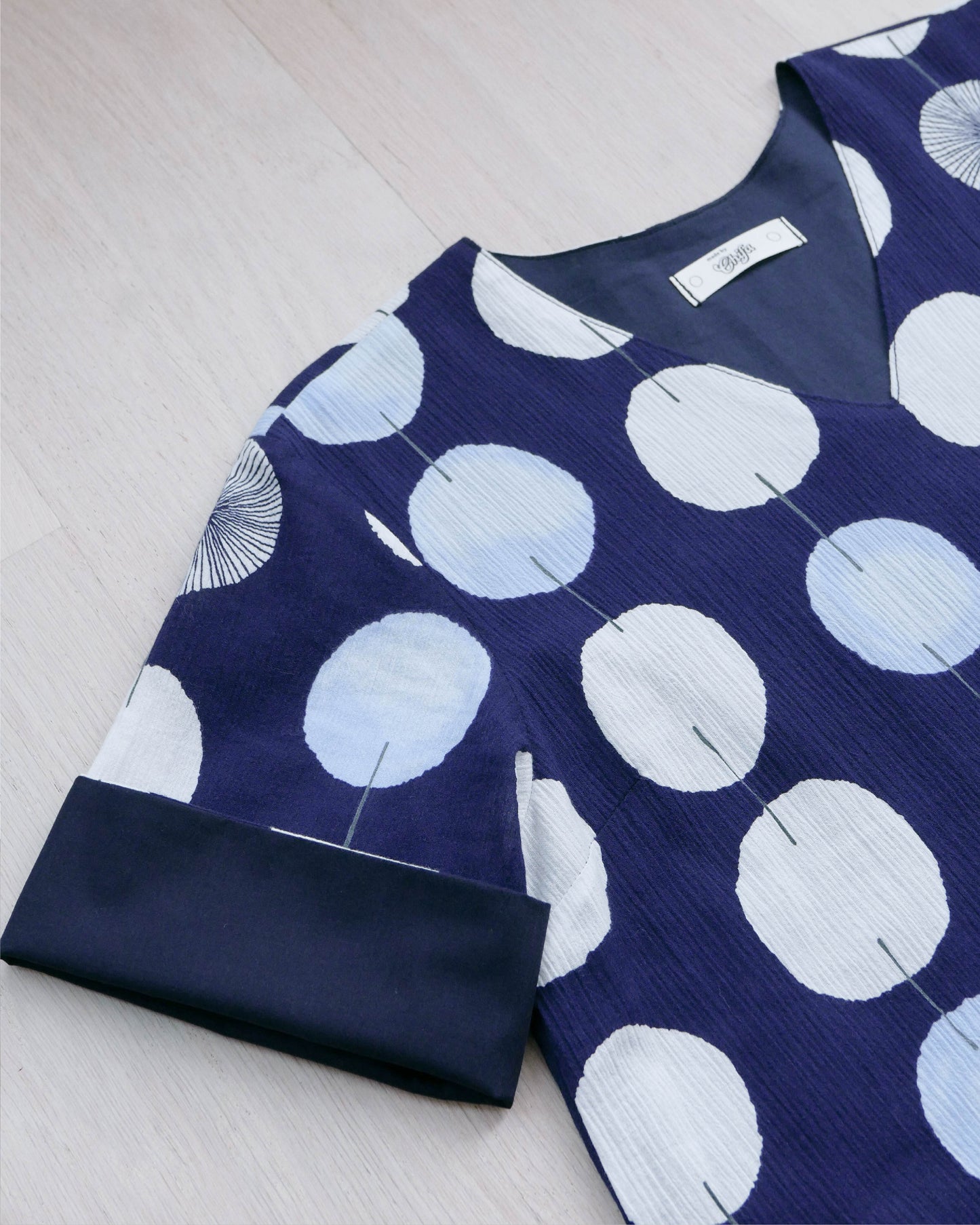 V領反袖連身裙 - 藍白波波 | Made by Chifa