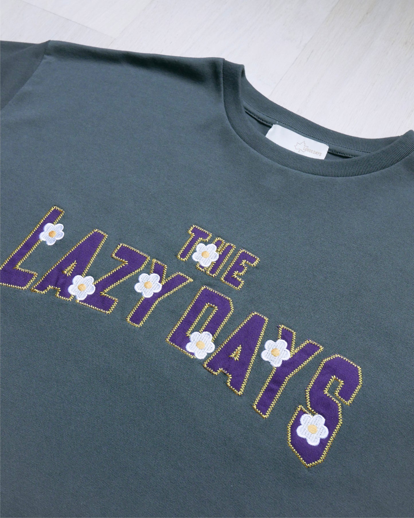 “LAZY DAYS”刺繡長袖T恤 | Chifa Select