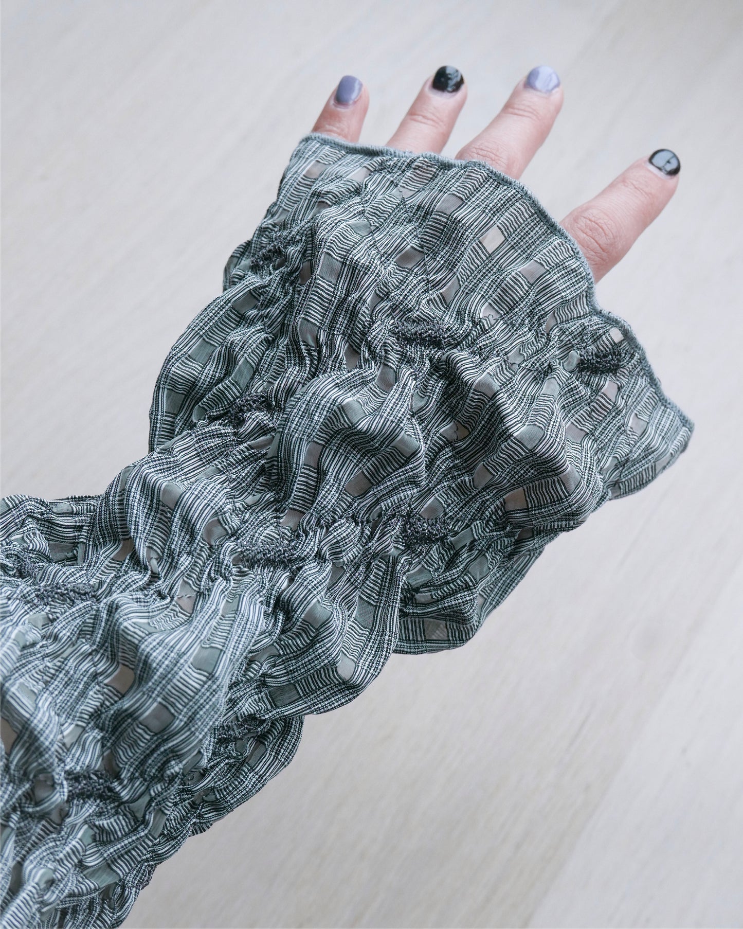 格子皺皺扣鈕top - 黑 | Chifa Select