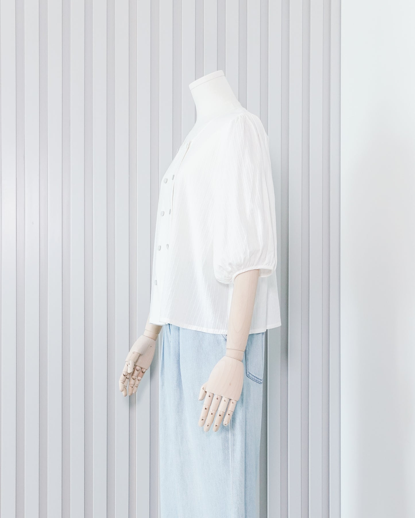 NEMNE Dobby Lattern Sleeve Button-front Top 暗紋燈籠袖雙排上衣 | KOMMONS