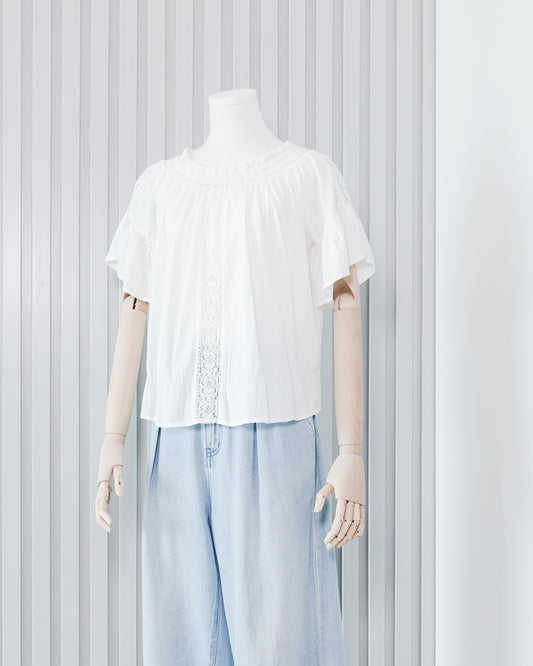 OLIVE DES OLIVE Dobby Flared Top with Lace Detail 暗紋傘下擺上衣 | KOMMONS