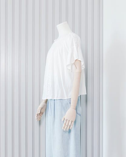 OLIVE DES OLIVE Dobby Flared Top with Lace Detail 暗紋傘下擺上衣 | KOMMONS