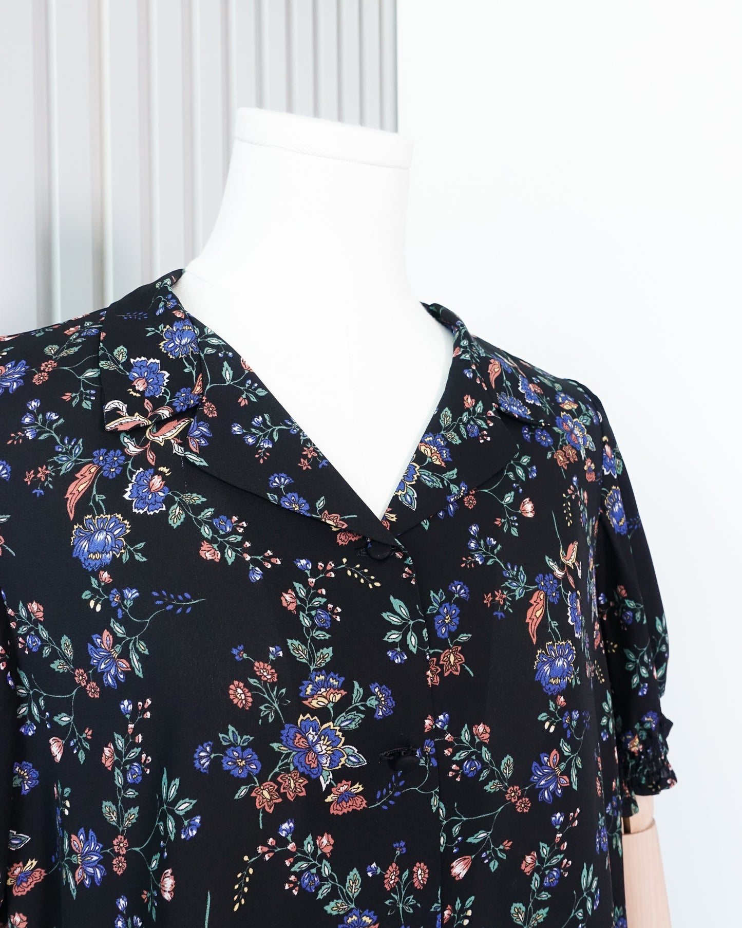 Floral Button-front Shirt 花卉扣鈕襯衫 | KOMMONS