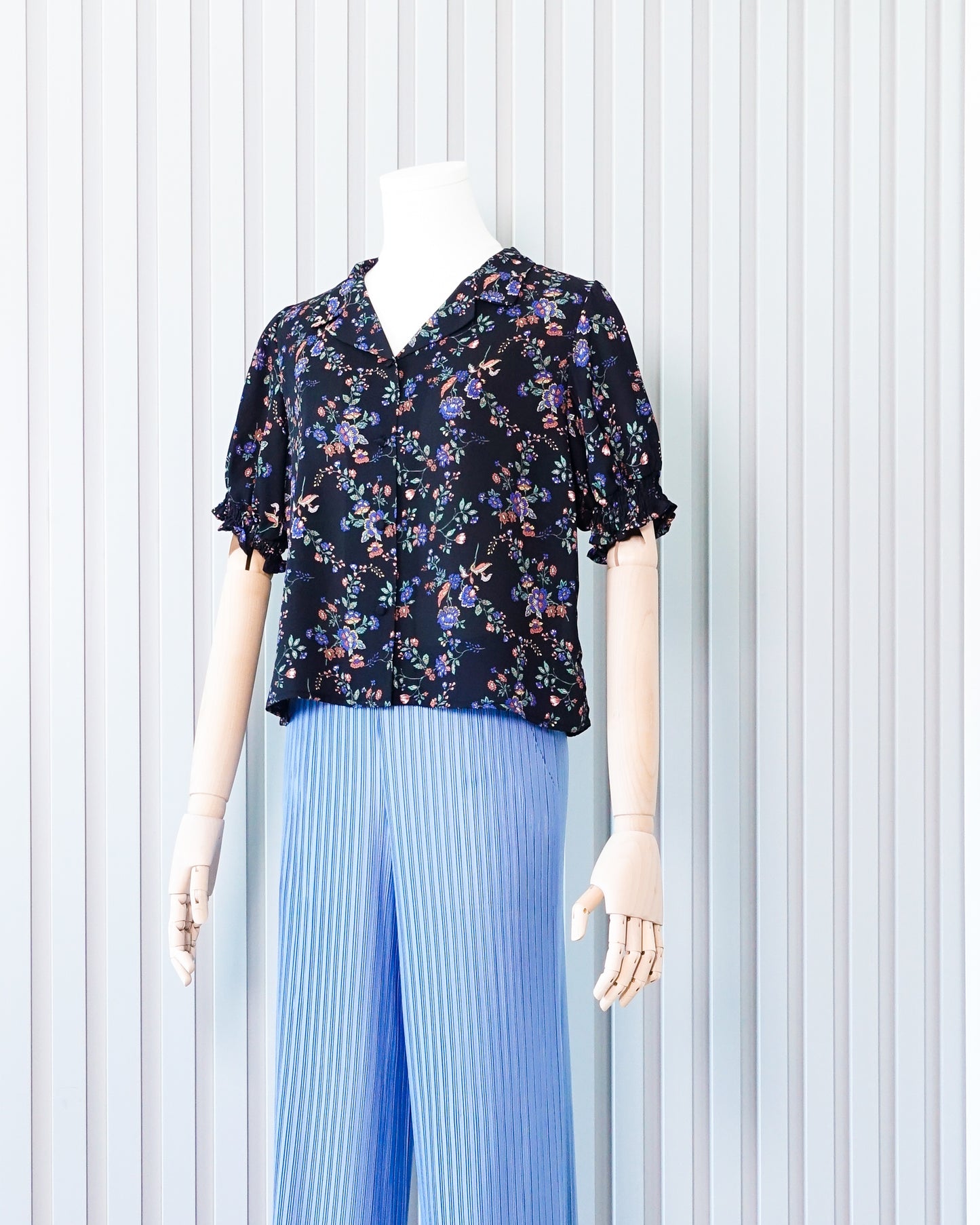 Floral Button-front Shirt 花卉扣鈕襯衫 | KOMMONS