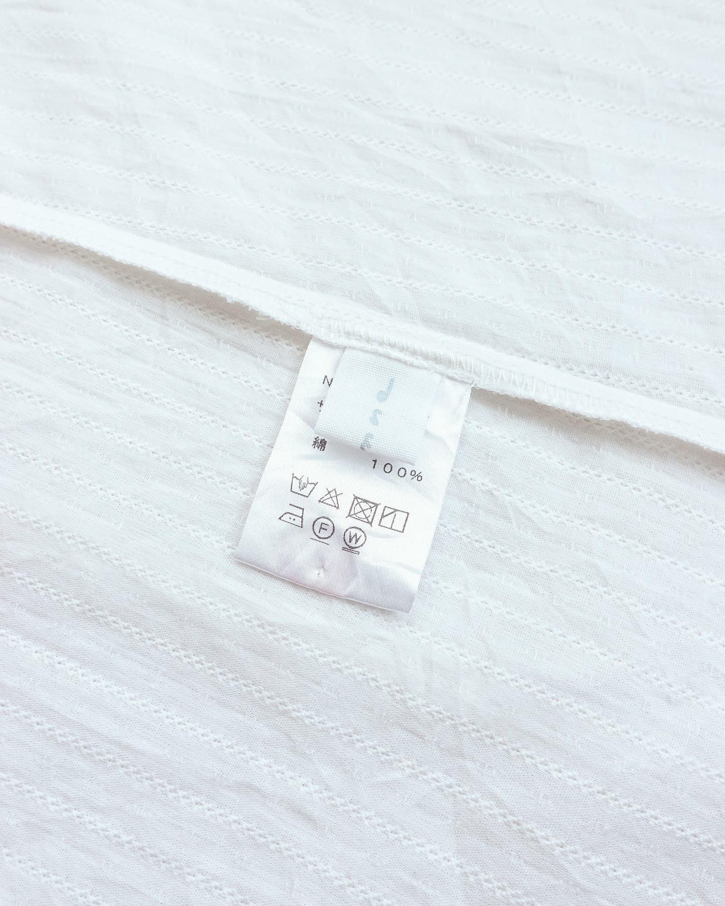 NEMNE Dobby Lattern Sleeve Button-front Top 暗紋燈籠袖雙排上衣 | KOMMONS