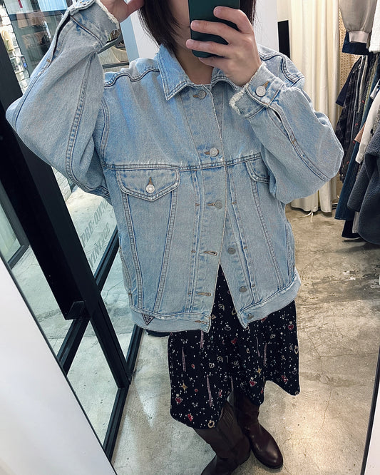 GUESS JEANS Unisex Oversized Denim Jacket (Vintage) | KOMMONS