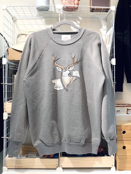HEALTHKNIT Deer Embroidered Sweatshirt 鹿子刺繡衛衣 | KOMMONS