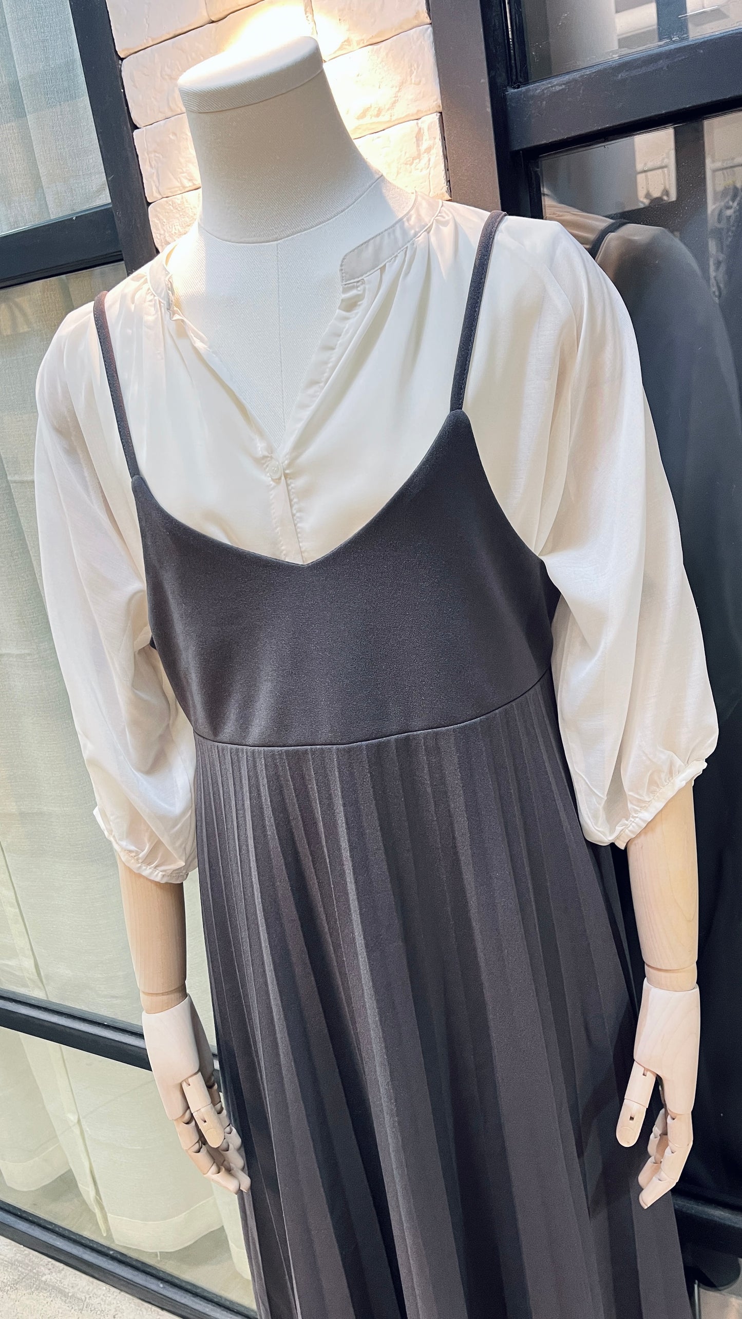 <Buy2-$10> BONLECILL Strap Pleated Dress 吊帶百褶連身裙 | KOMMONS
