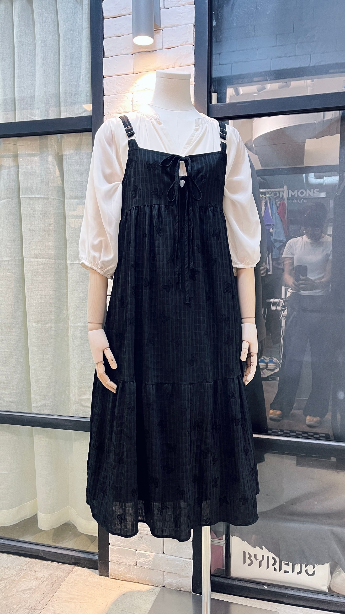 <Buy2-$10> Butterfly Embroidered Strap Dress 蝴蝶刺繡吊帶連身裙 | KOMMONS