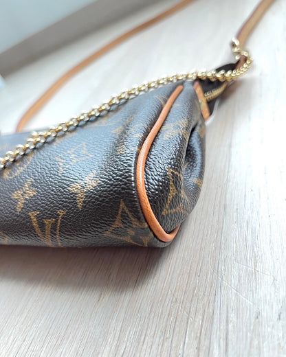 LOUIS VUITTON Monogram Pochette Eva Handbag | KOMMONS