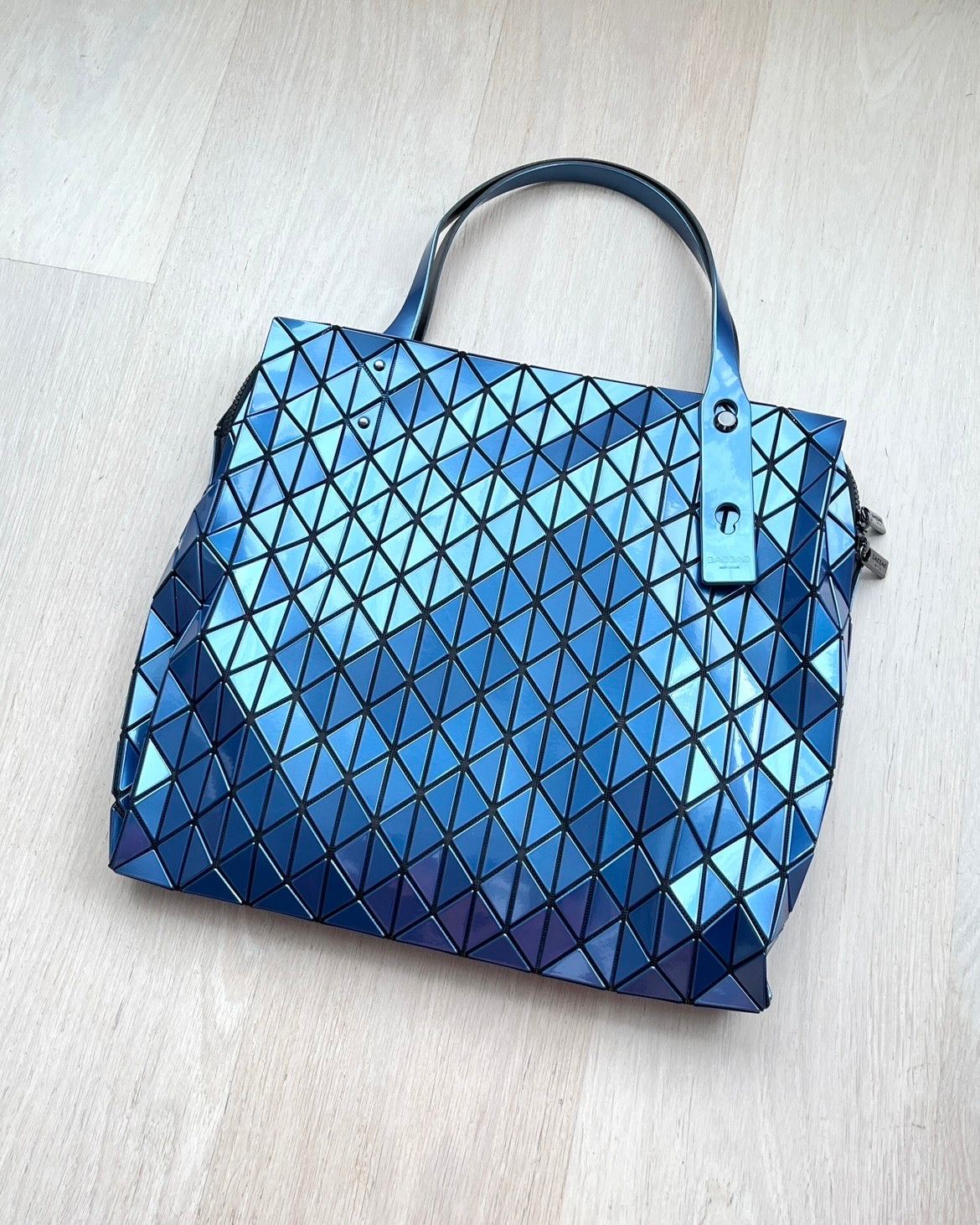 BAO BAO ISSEY MIYAKE Row Metallic Zip Tote Bag | KOMMONS