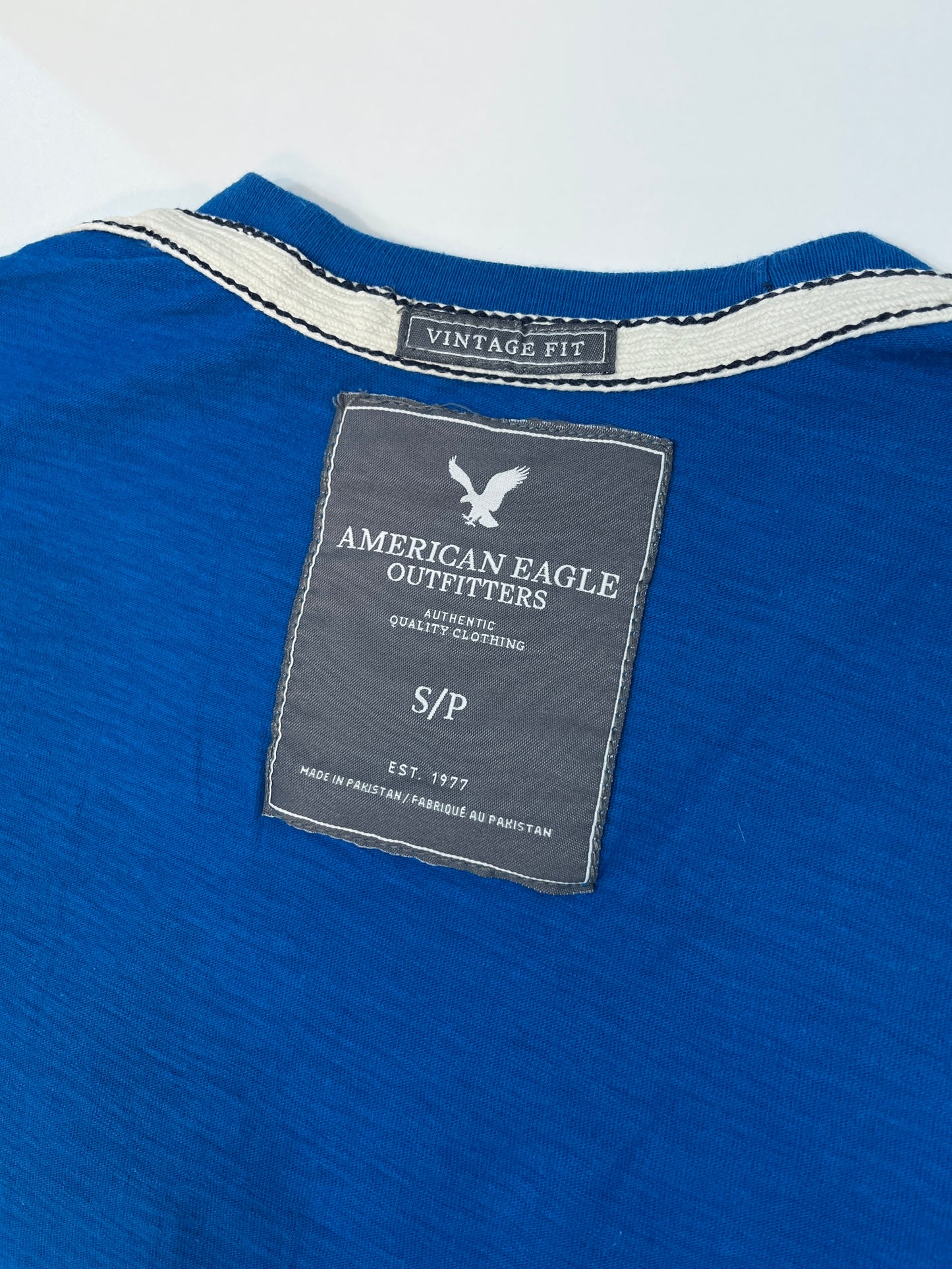 <Buy2-$10> ABERCROMBIE & FITCH Logo Applique T-shirt 布貼標誌T恤 | KOMMONS