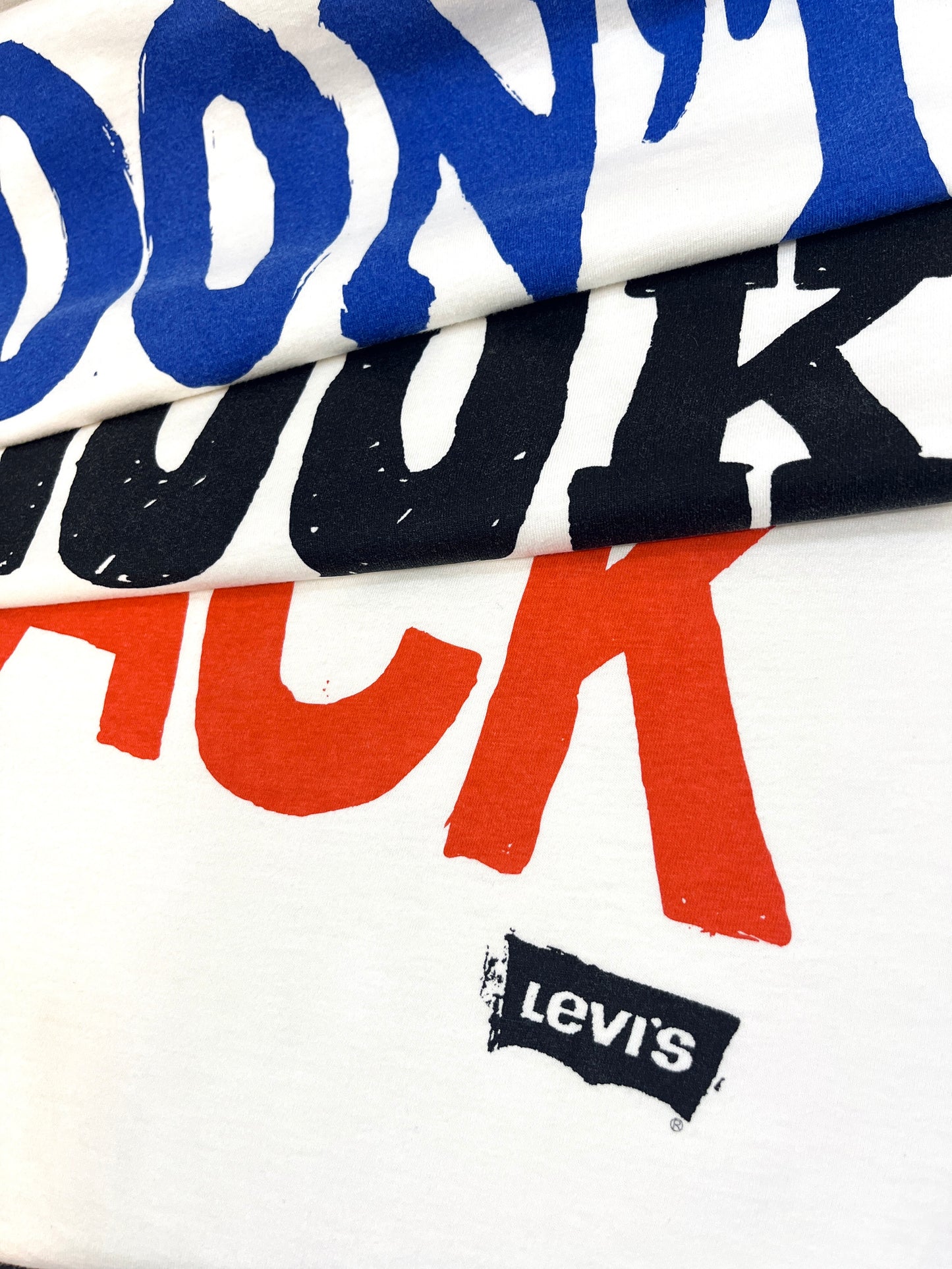 <Buy2-$10> LEVI'S Graphic T-shirt 印花T恤 | KOMMONS