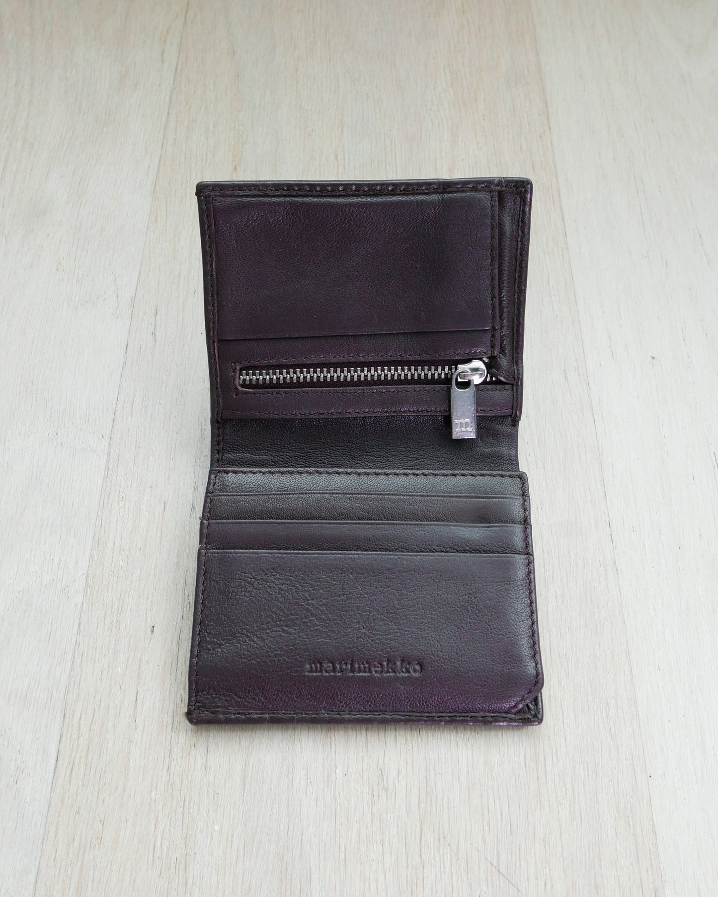 MARIMEKKO Floral Embossed Trifold Wallet 三摺短銀包 | KOMMONS