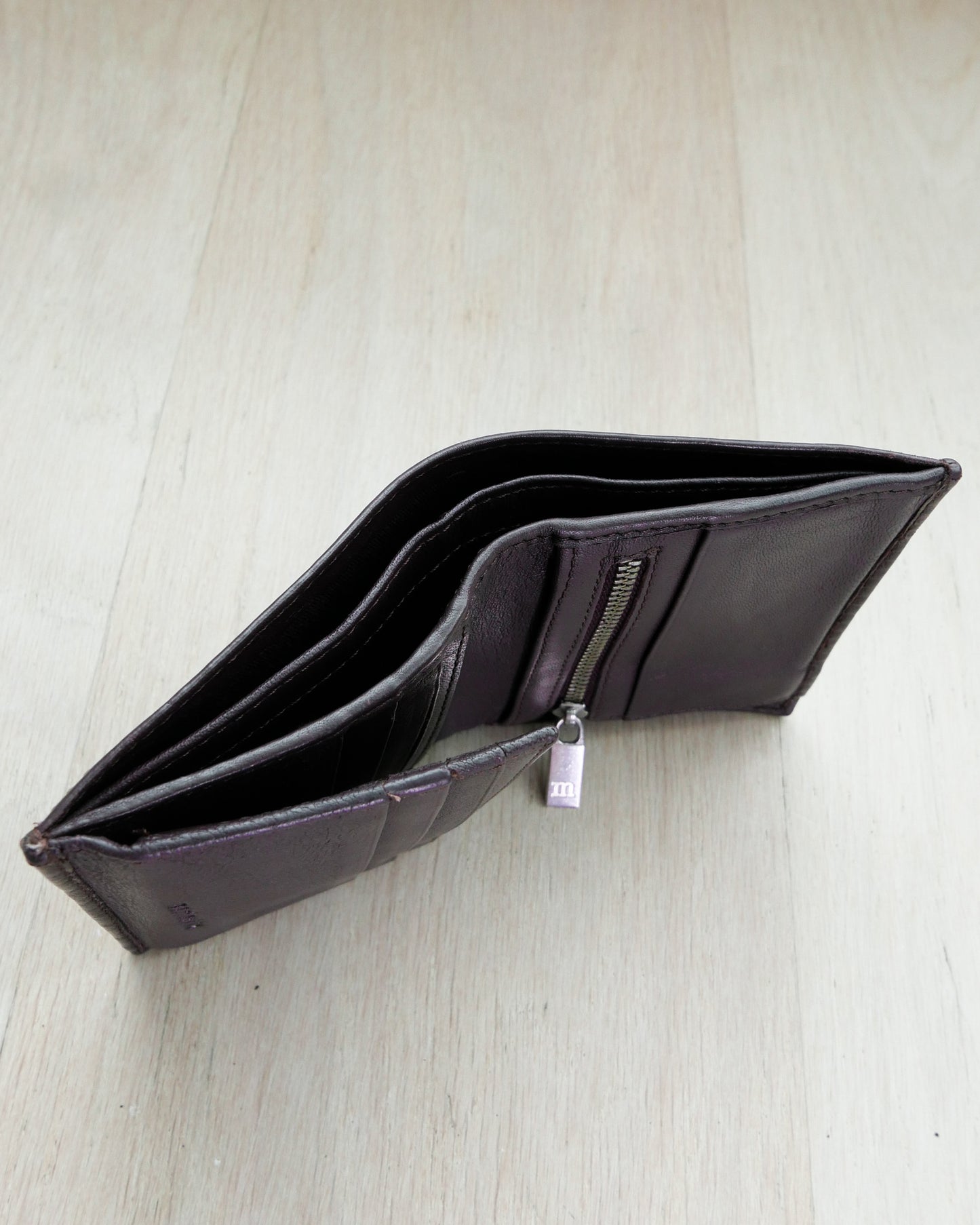 MARIMEKKO Floral Embossed Trifold Wallet 三摺短銀包 | KOMMONS