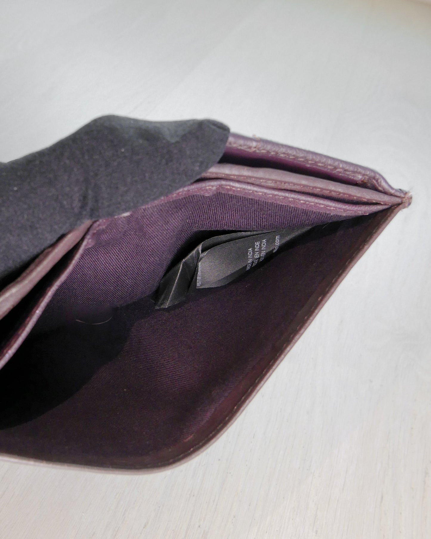 MARIMEKKO Floral Embossed Trifold Wallet 三摺短銀包 | KOMMONS