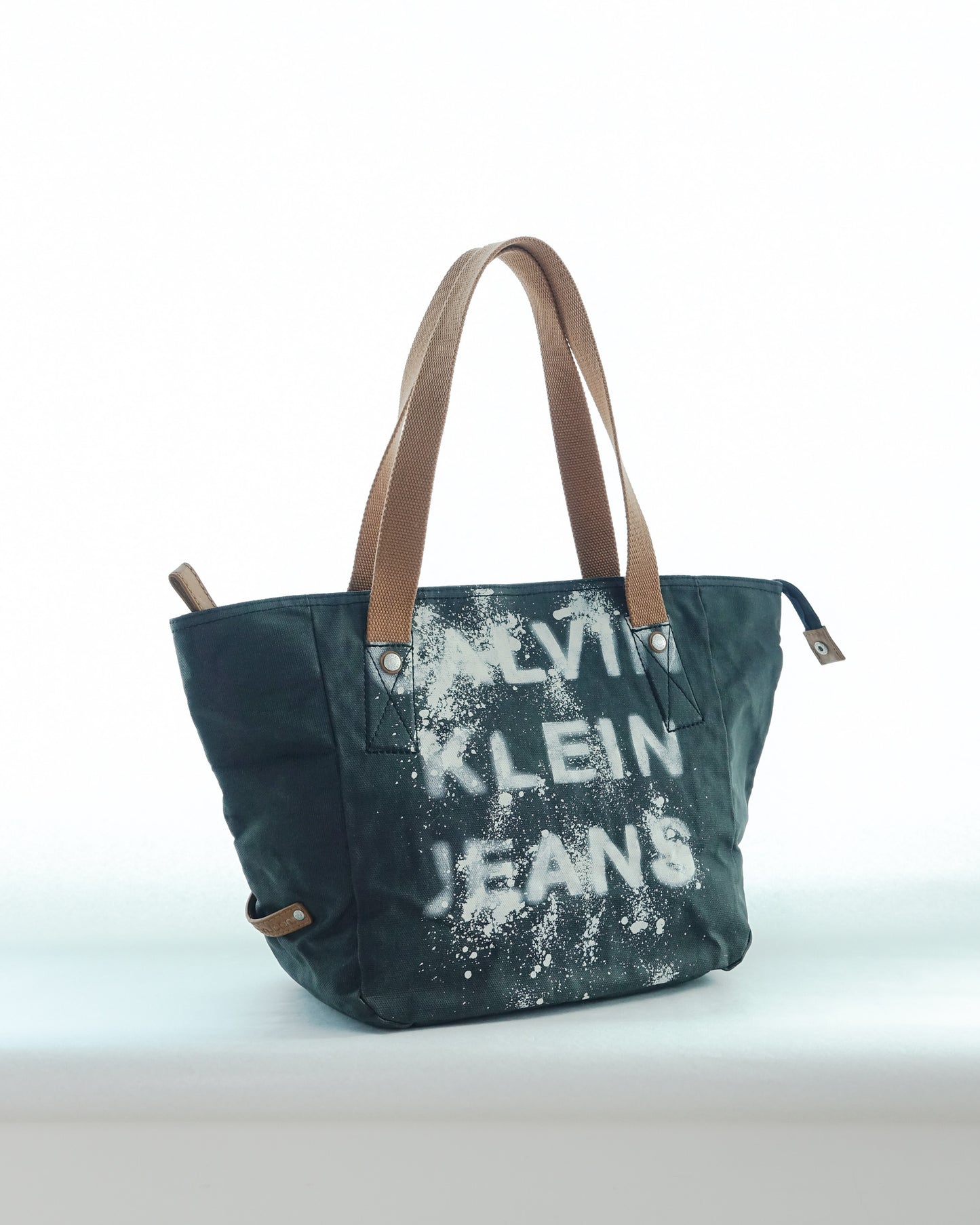 CALVIN KLEIN Waxed Canvas Tote Bag 蠟面帆布袋 | KOMMONS