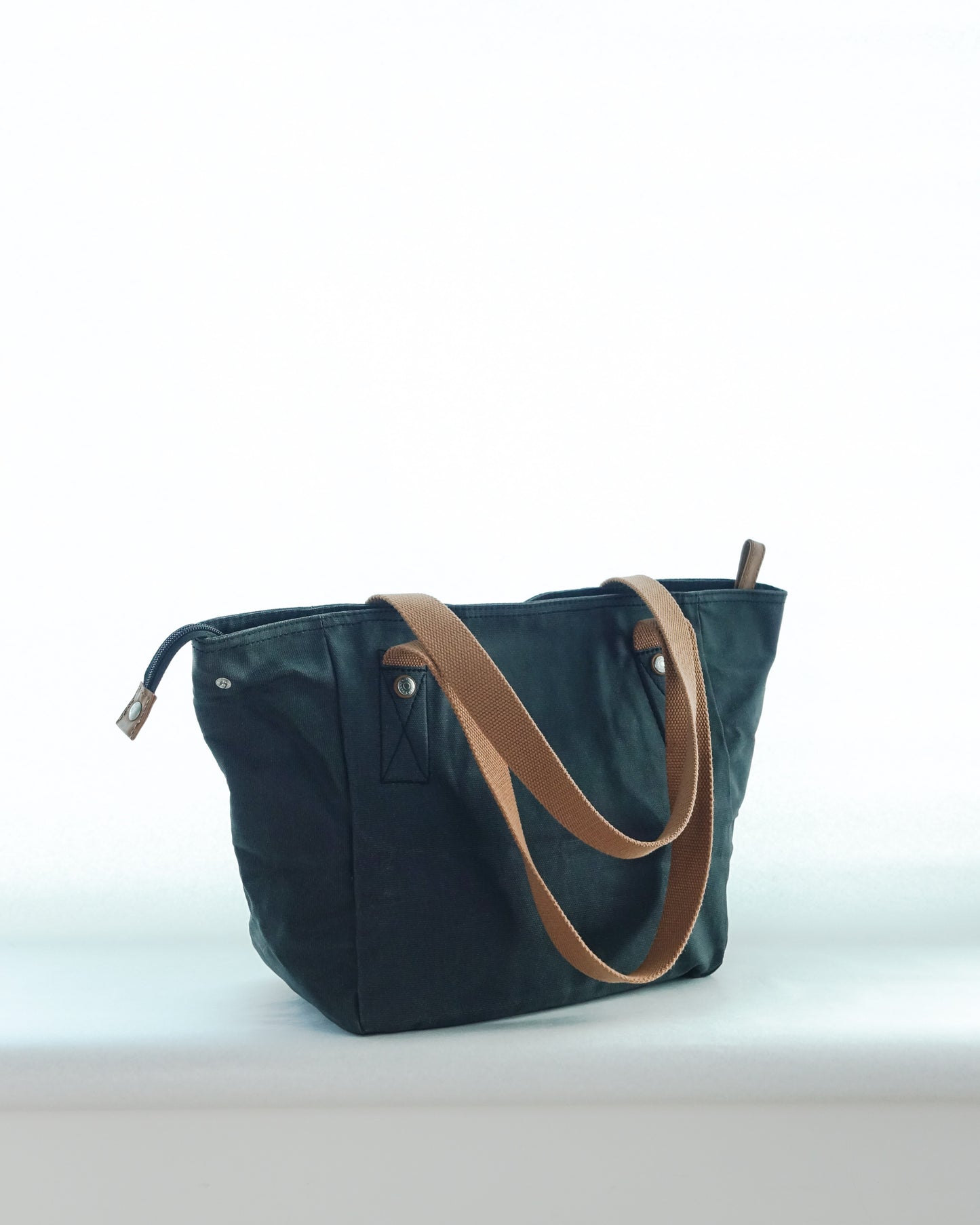 CALVIN KLEIN Waxed Canvas Tote Bag 蠟面帆布袋 | KOMMONS