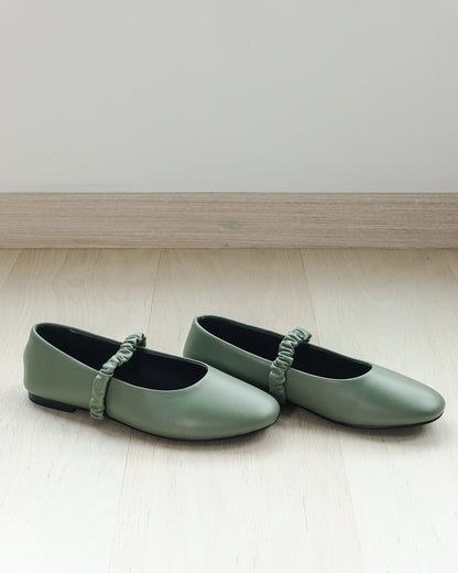 Ruched Strap Ballet Flats | KOMMONS