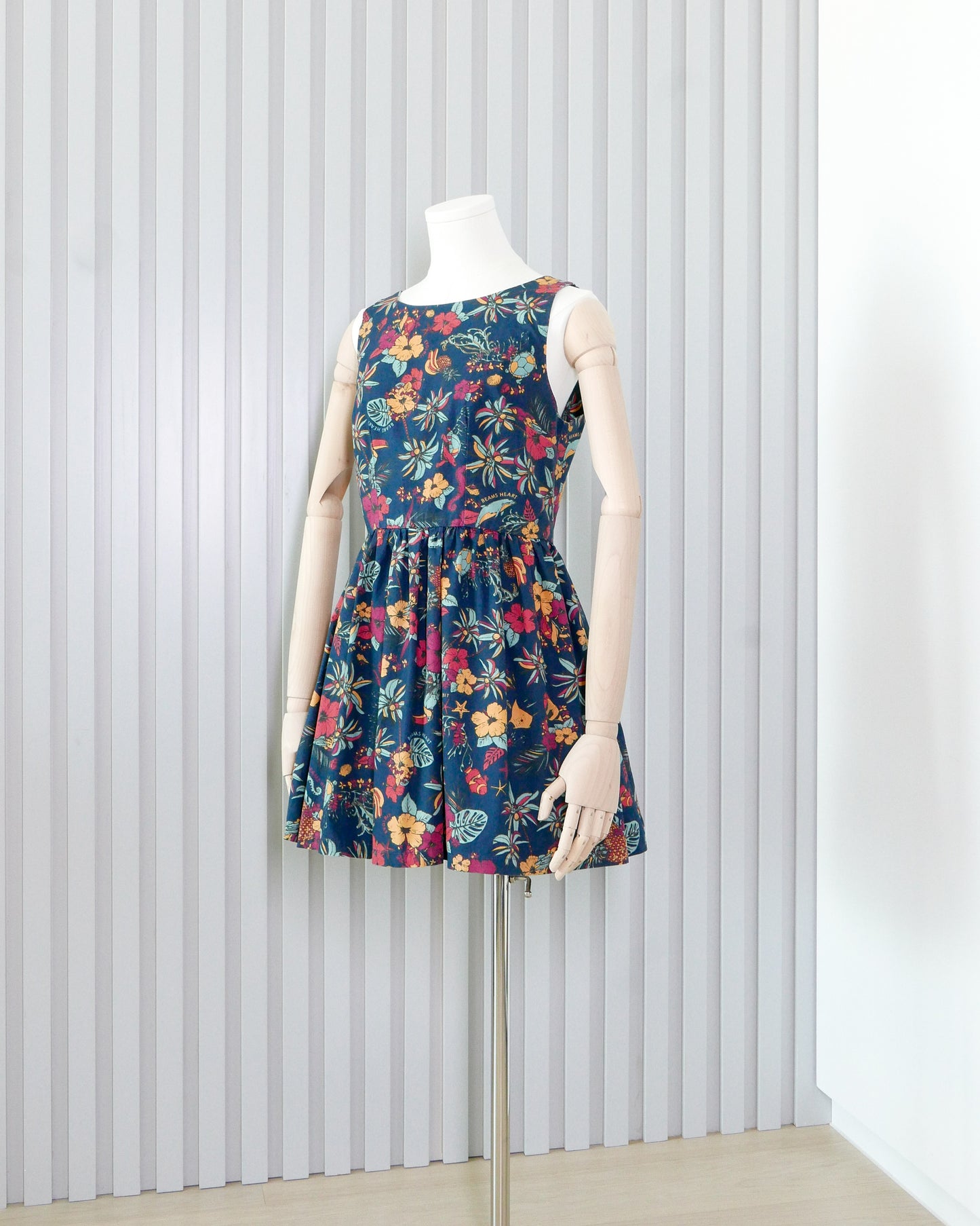BEAMS HEART Floral A-line Sleeveless Short Dress 印花A字背心連身短裙 | KOMMONS