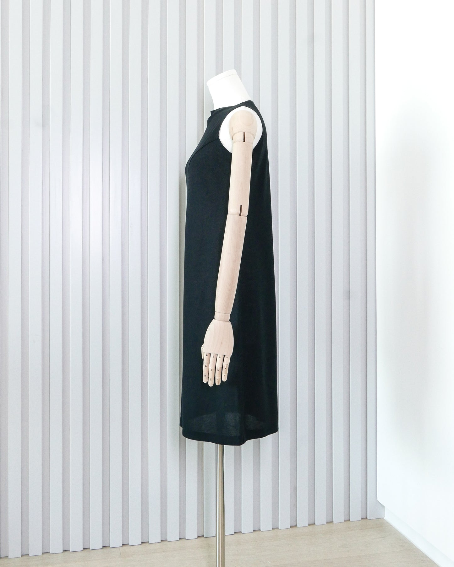 INDIVI Fitted Sleeveless Midi Dress 修身背心連身裙 | KOMMONS
