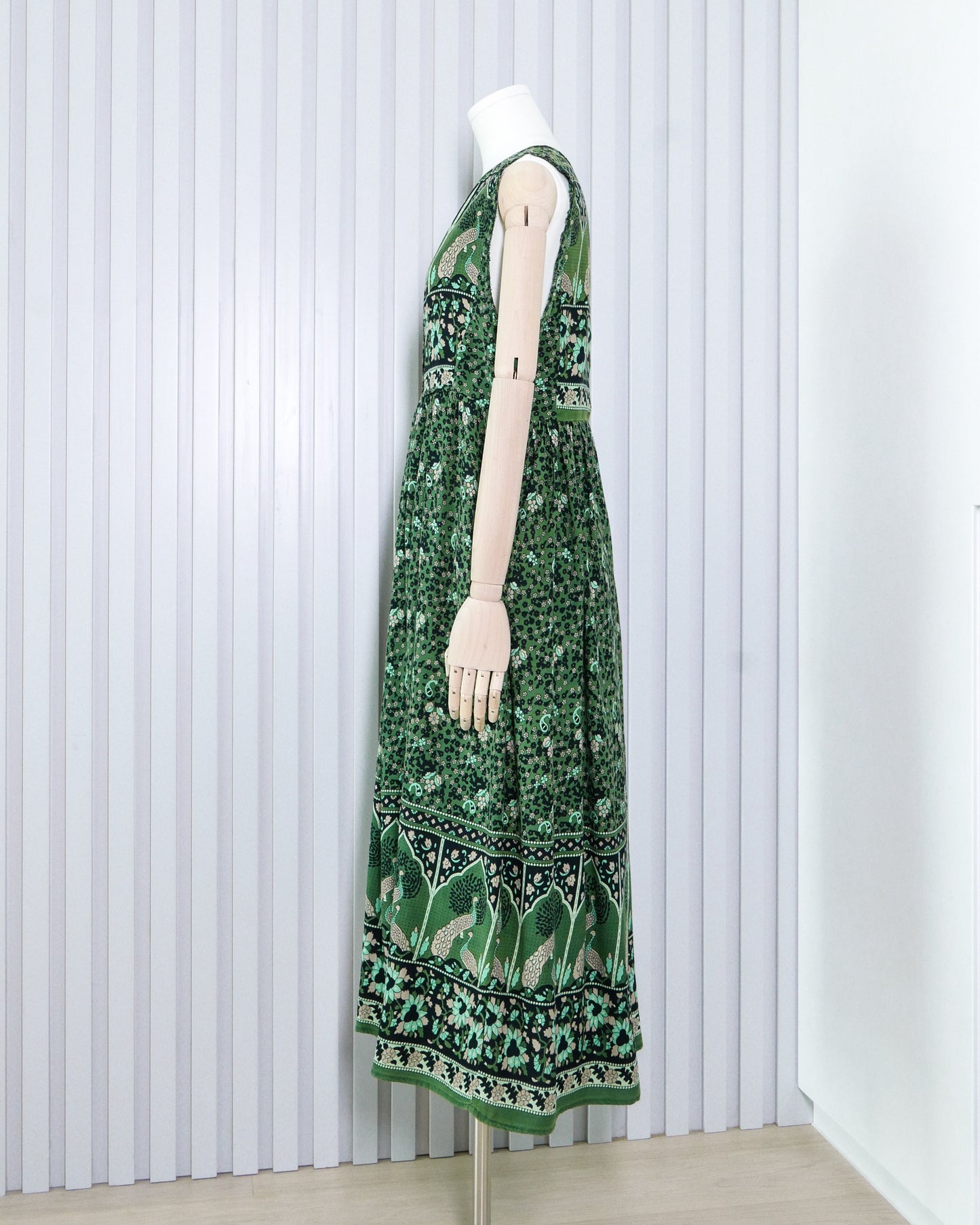 ALL ABOUT AUDREY Bohemiam V-neck Sleeveless Maxi Dress 民族風V領背心連身長裙 | KOMMONS