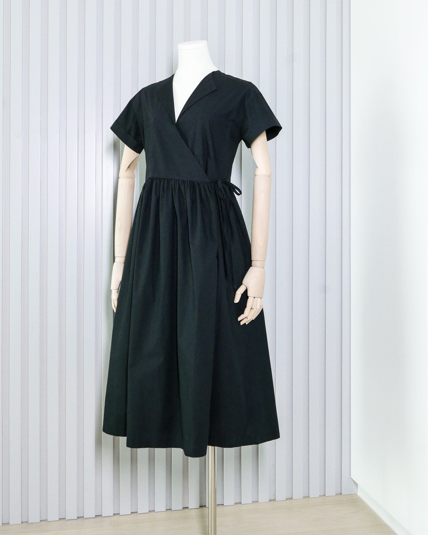 Short Sleeve V-neck Wrap Maxi Dress 短袖V領裹身連身長裙 | KOMMONS