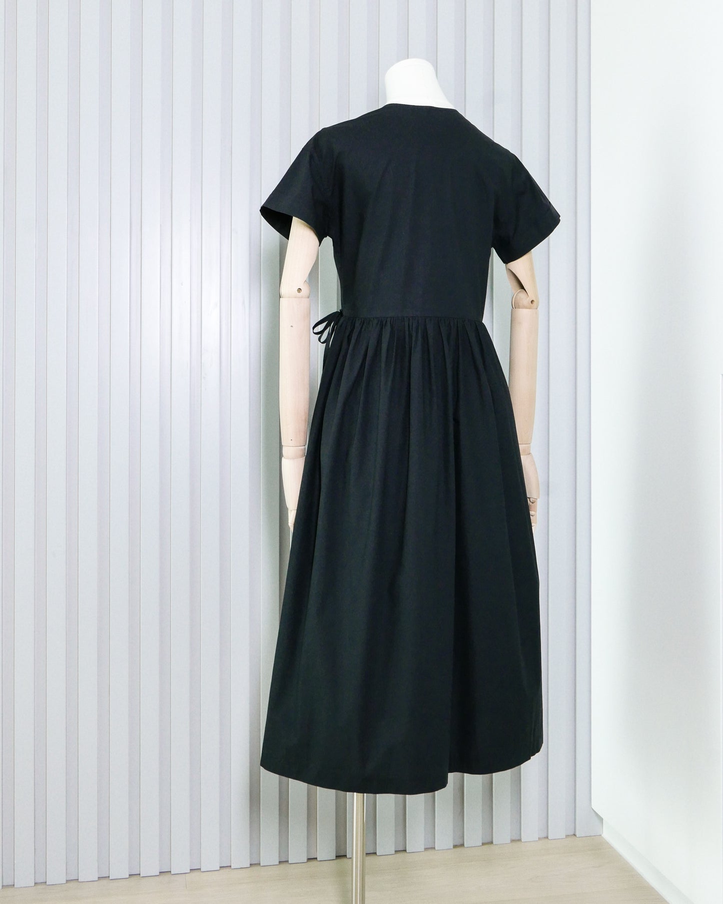 Short Sleeve V-neck Wrap Maxi Dress 短袖V領裹身連身長裙 | KOMMONS