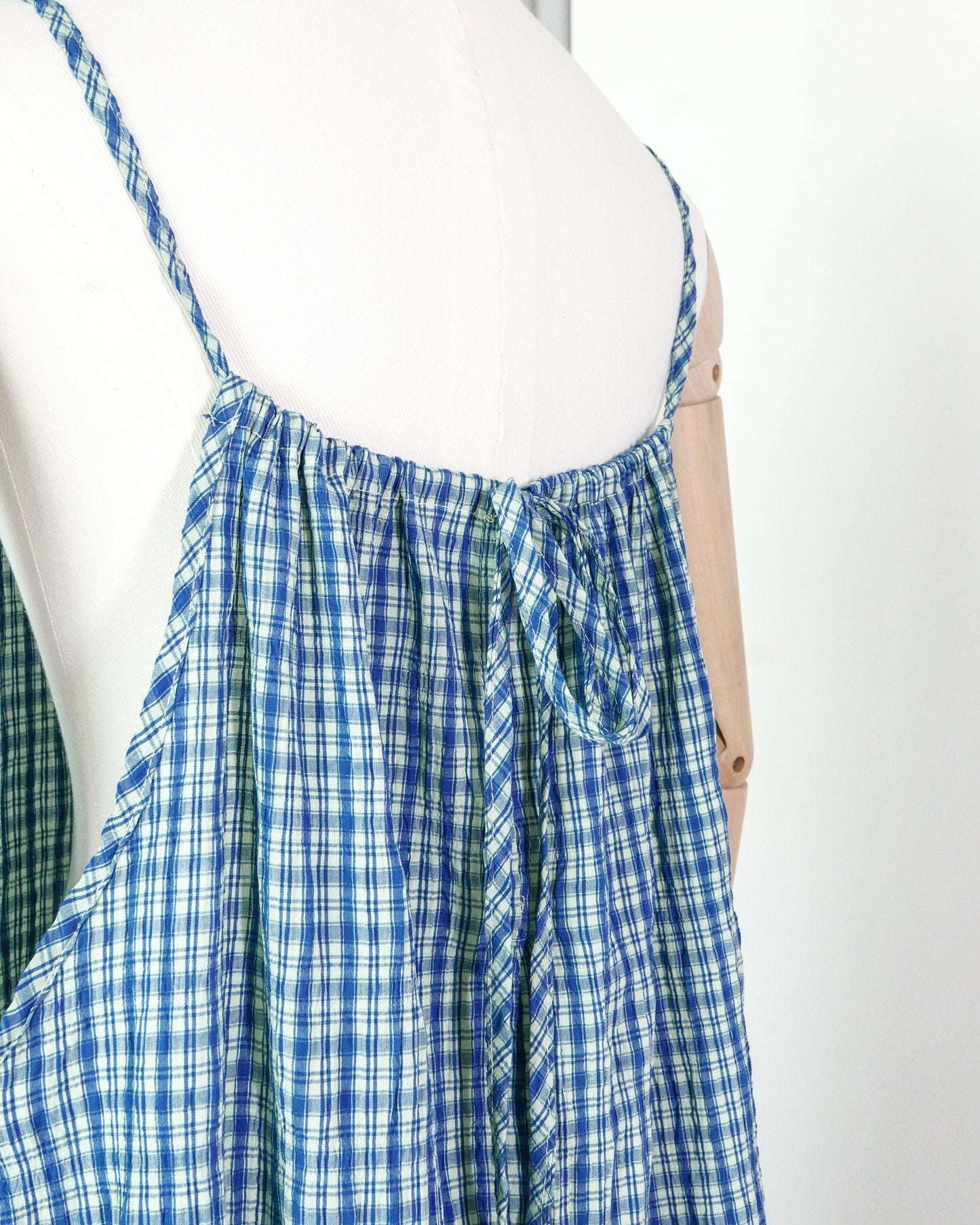 Plaid Tie-strap Maxi Dress 格子綁帶吊帶連身長裙 | KOMMONS