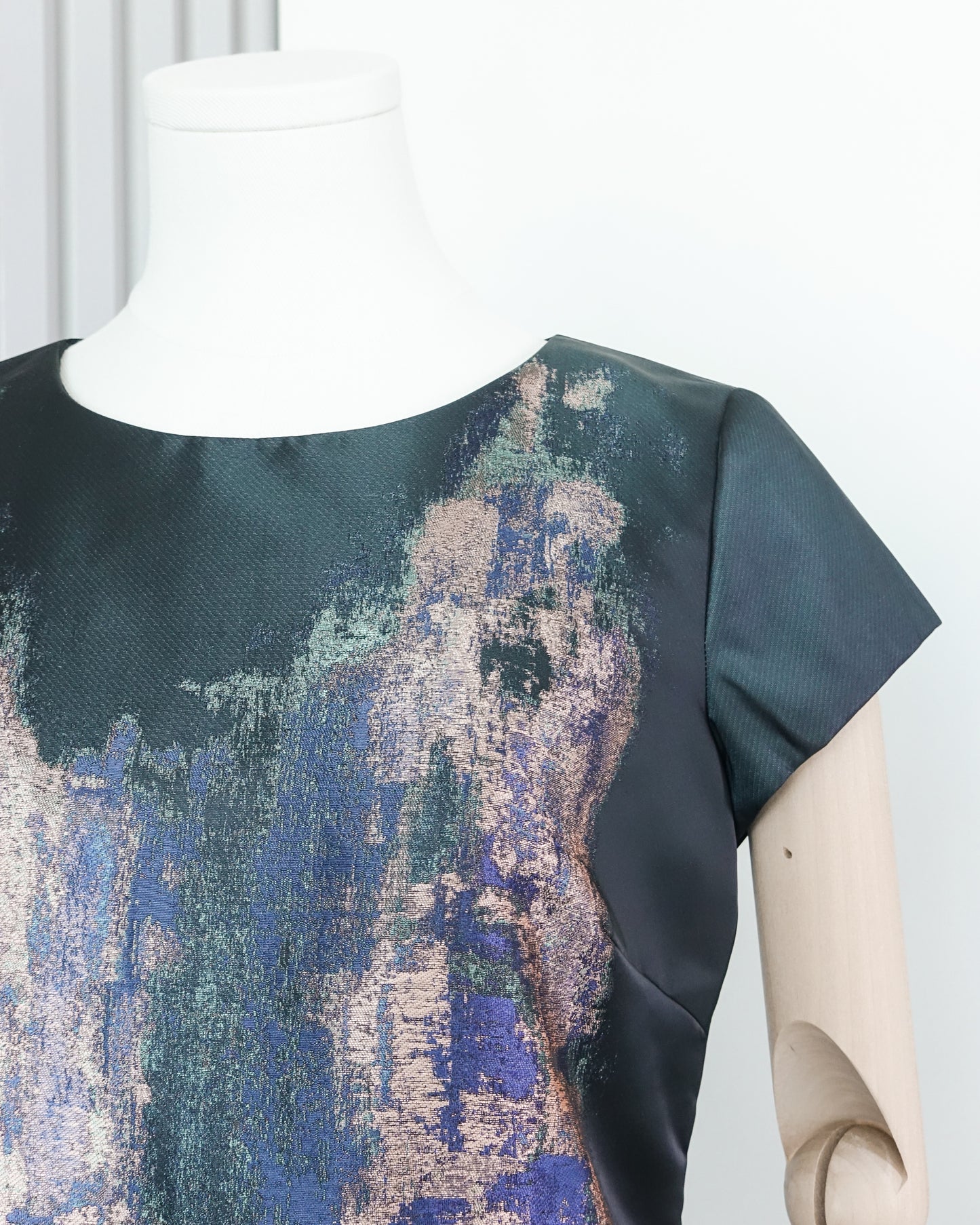 SINÉQUANONE Metallic Jacquard Fitted Dress 織錦修身連身裙 | KOMMONS