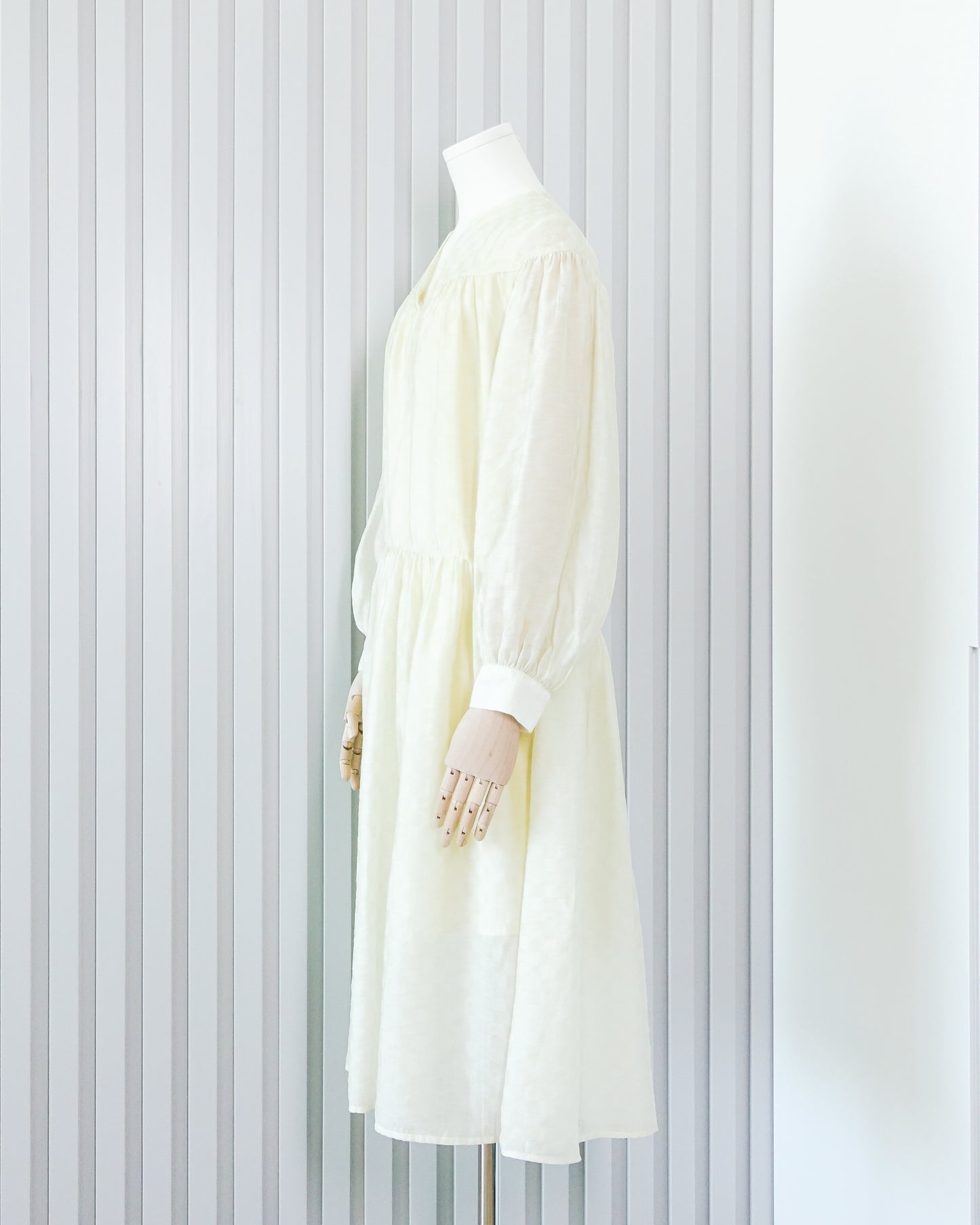 Puff Sleeve Flowy Dress 泡泡袖鬆身連身裙 | KOMMONS
