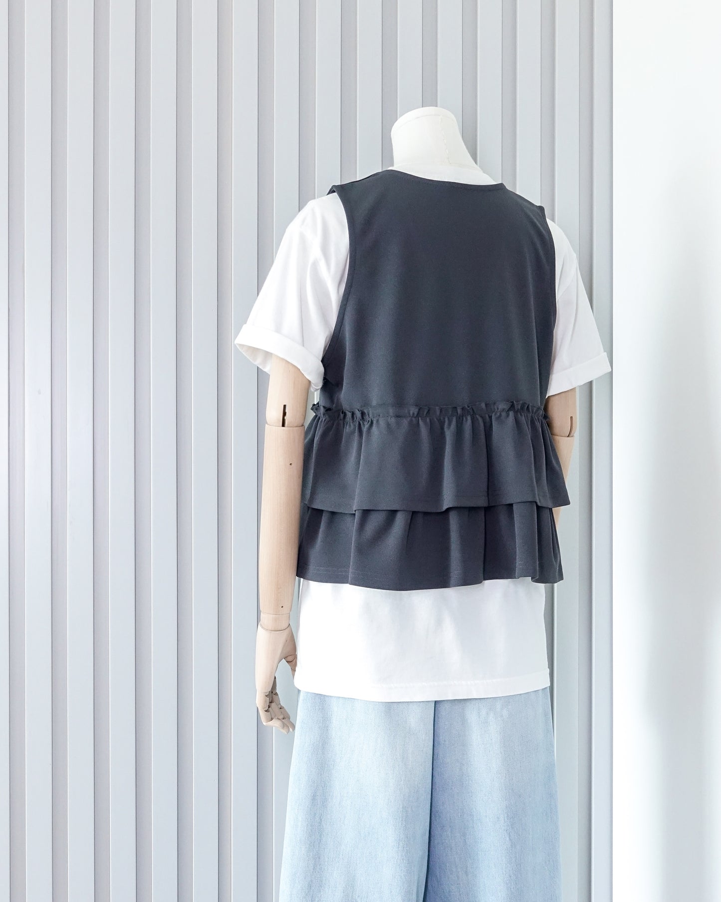 SAMANSA MOS2 Double Ruffle Waistcoat 雙層荷葉邊背心外套 | KOMMONS