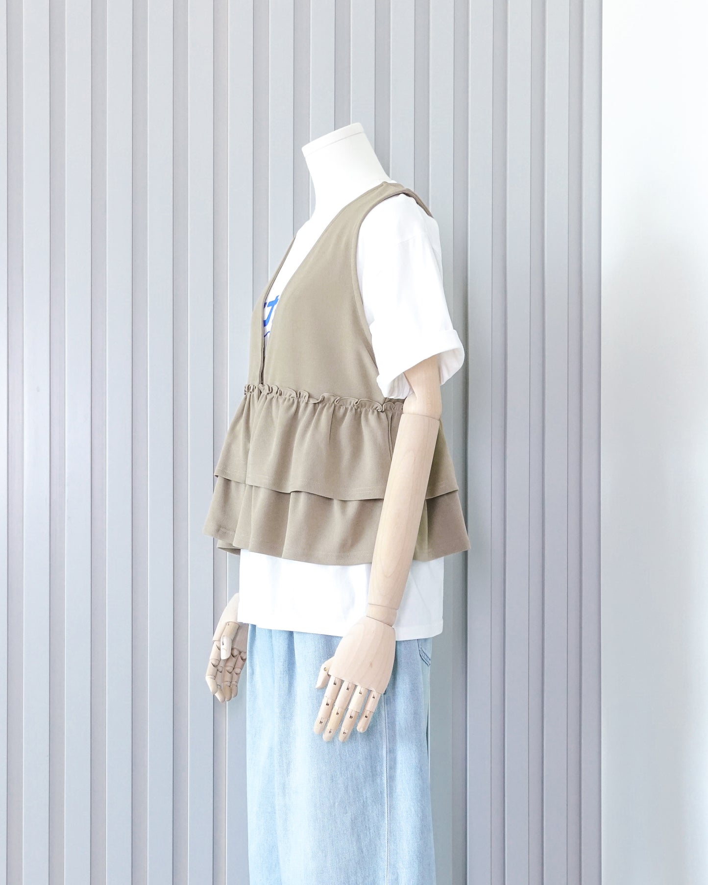 SAMANSA MOS2 Double Ruffle Waistcoat 雙層荷葉邊背心外套 | KOMMONS
