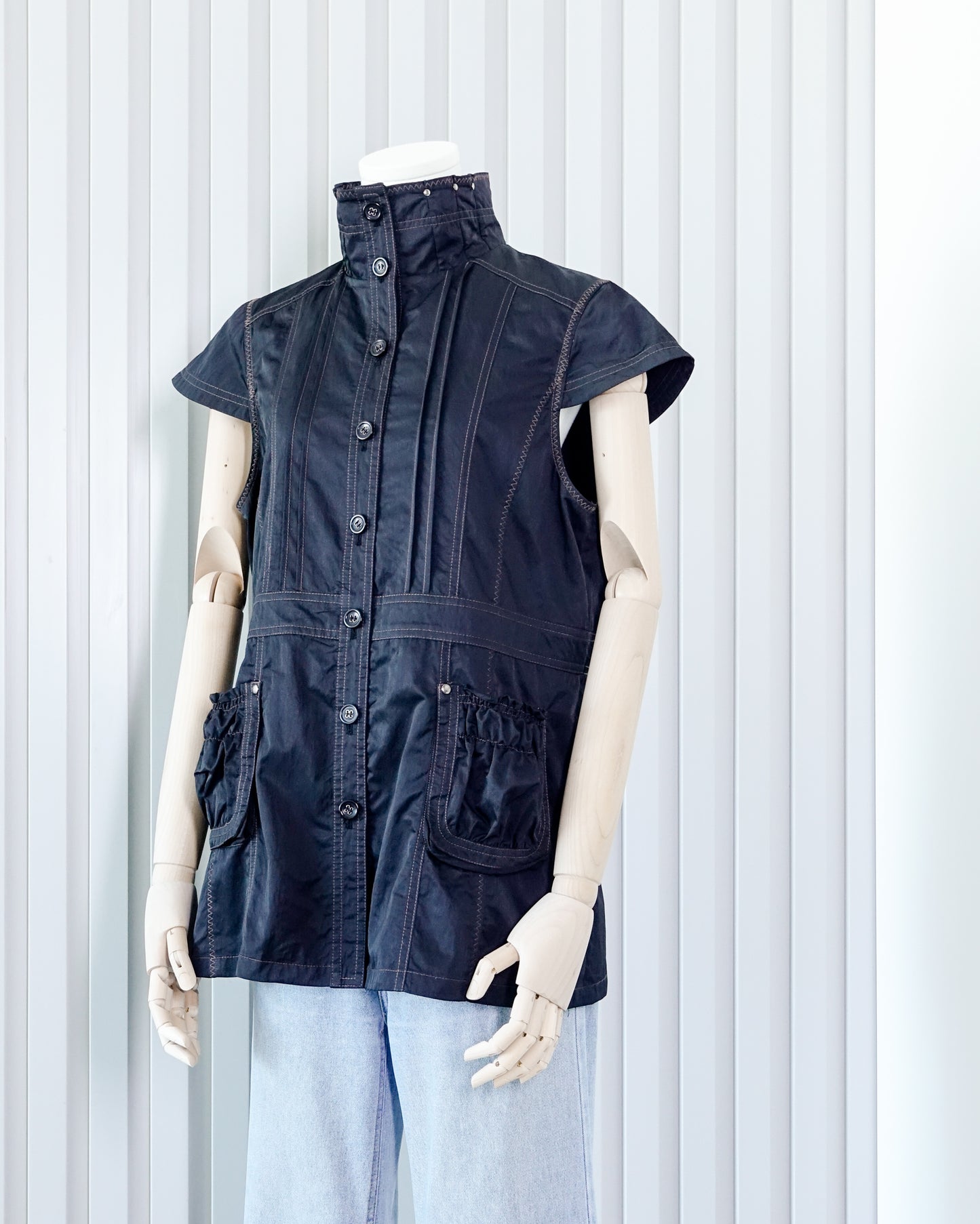 VIE PAISIBLE Short-sleeve Funnel Neck Jacket 短袖企領外套 | KOMMONS