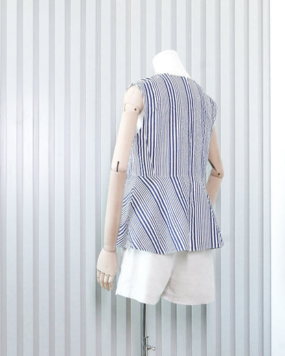 DEMI-LUXE BEAMS Striped Peplum Vest 直條裙擺背心 | KOMMONS
