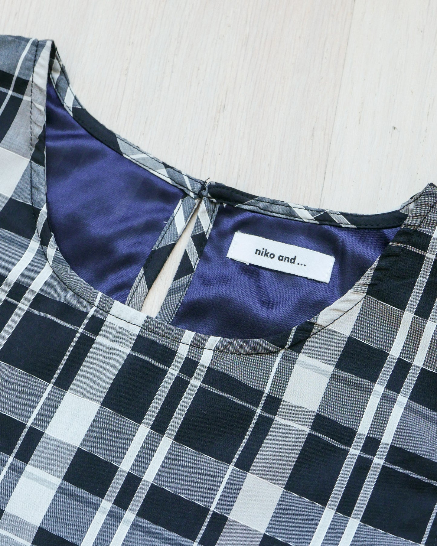 NIKO AND… Plaid Peplum Vest 格子裙擺背心 | KOMMONS