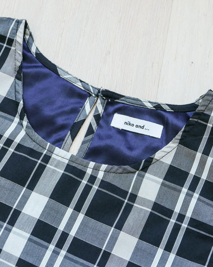 NIKO AND… Plaid Peplum Vest 格子裙擺背心 | KOMMONS
