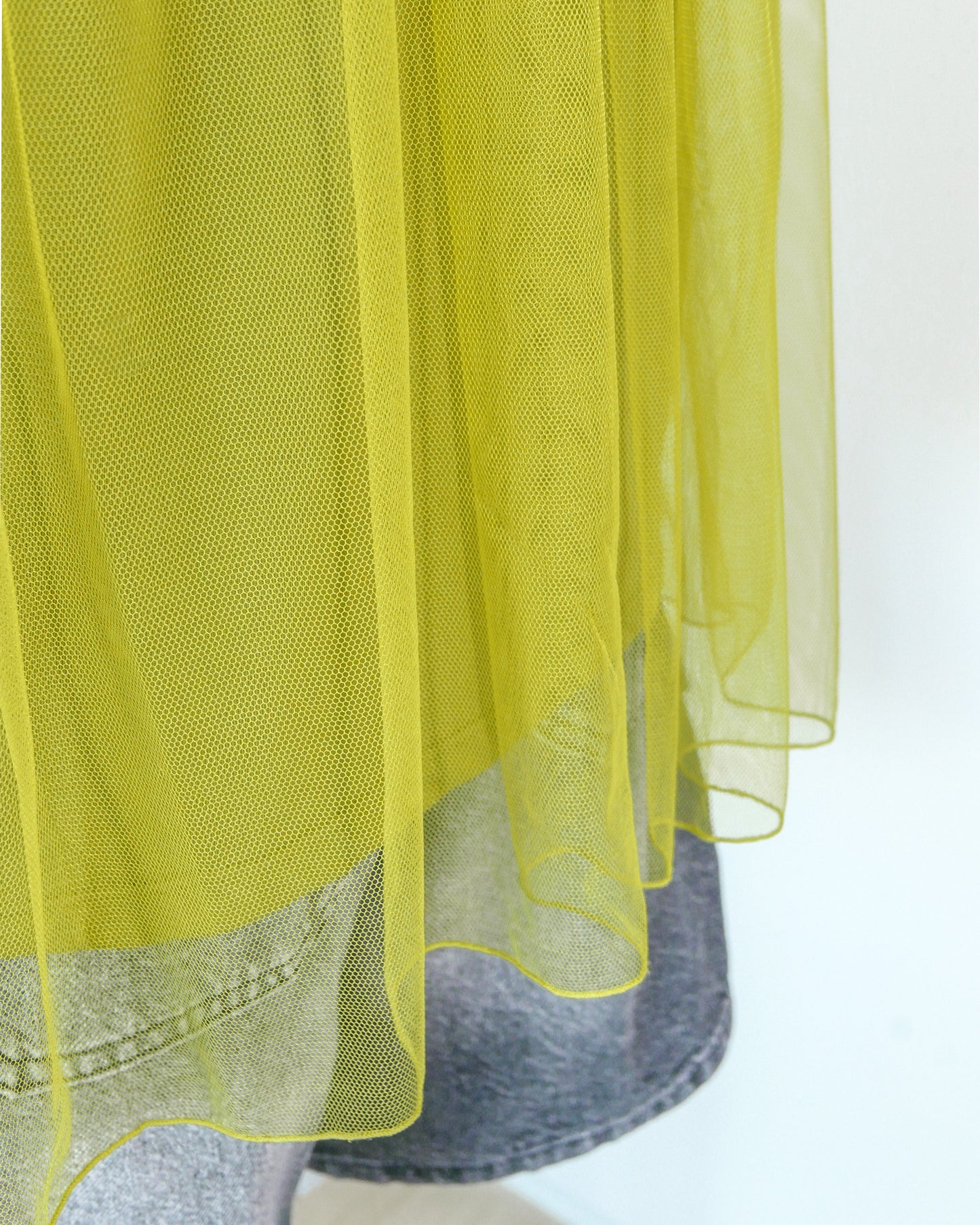 Tulle Layered Round Neck Tank Top 網紗圓領T恤背心 | KOMMONS