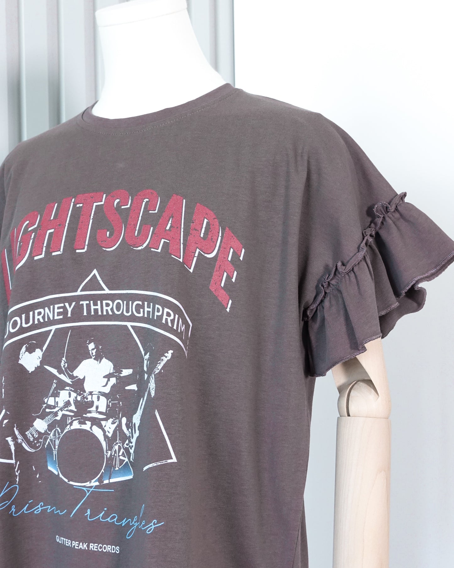 Retro Printed Ruffle Sleeve T-shirt 復古印花荷葉邊袖T恤 | KOMMONS