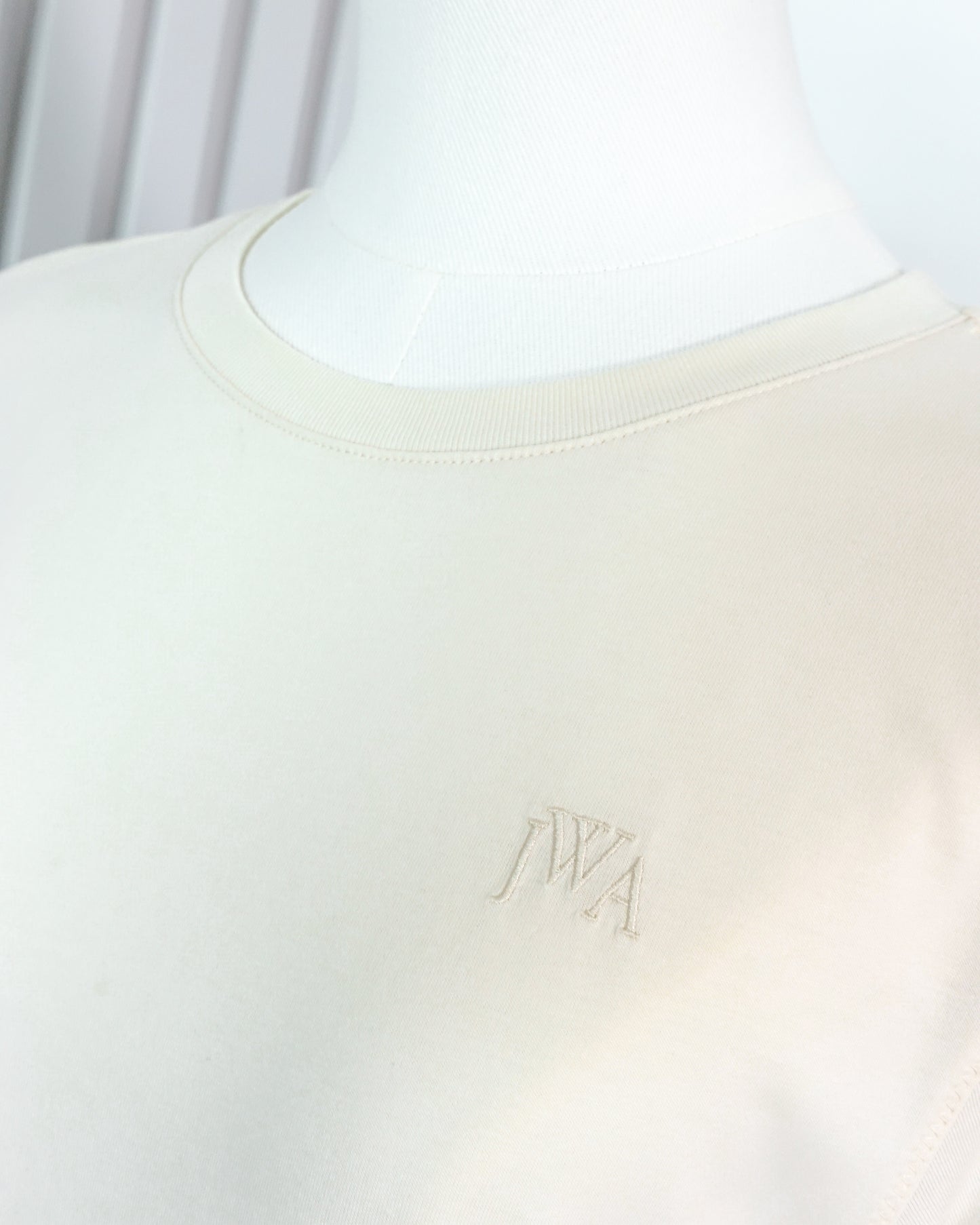 UNIQLO X JW ANDERSON Flare Hem T-shirt 不對稱下擺T恤 | KOMMONS