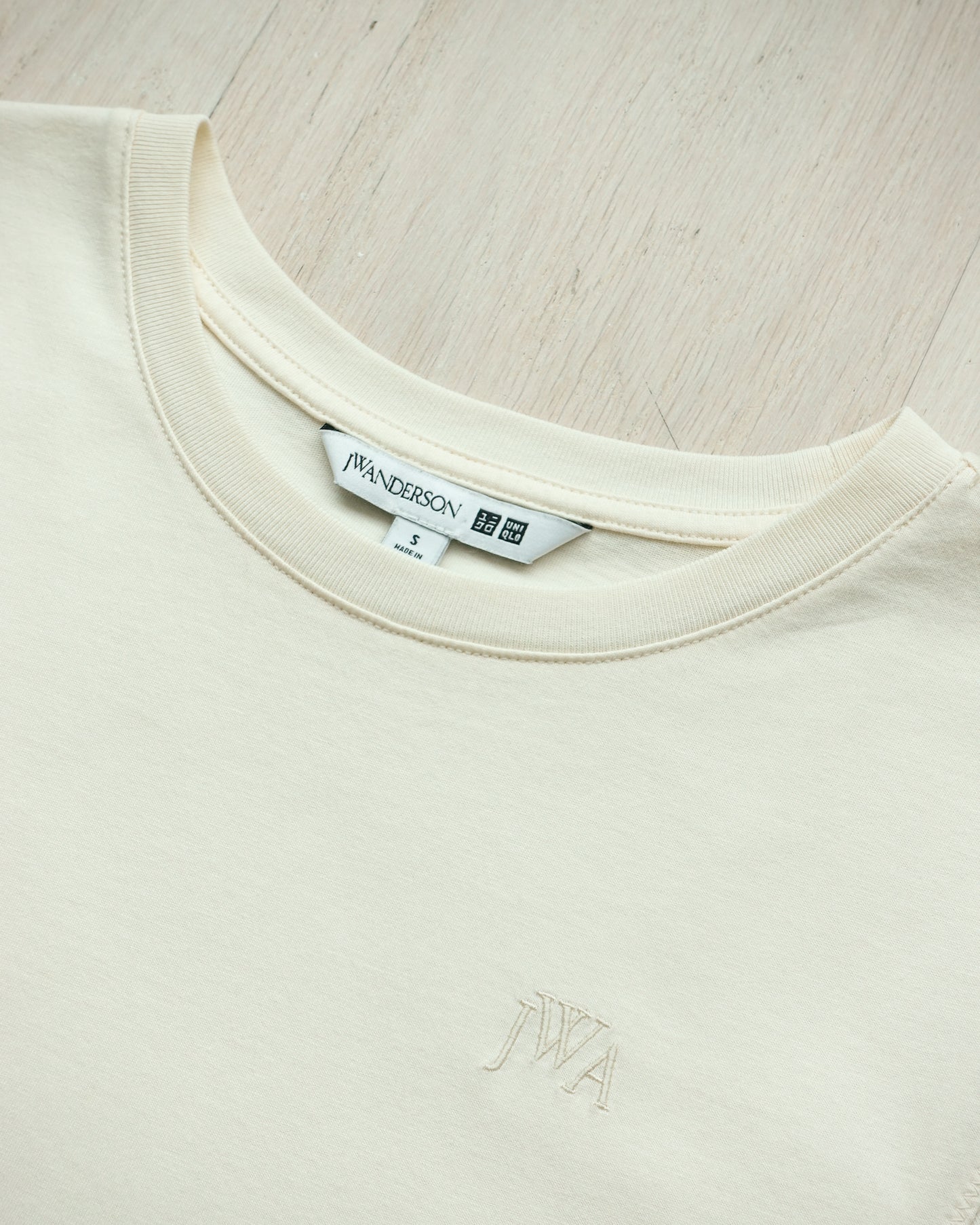 UNIQLO X JW ANDERSON Flare Hem T-shirt 不對稱下擺T恤 | KOMMONS