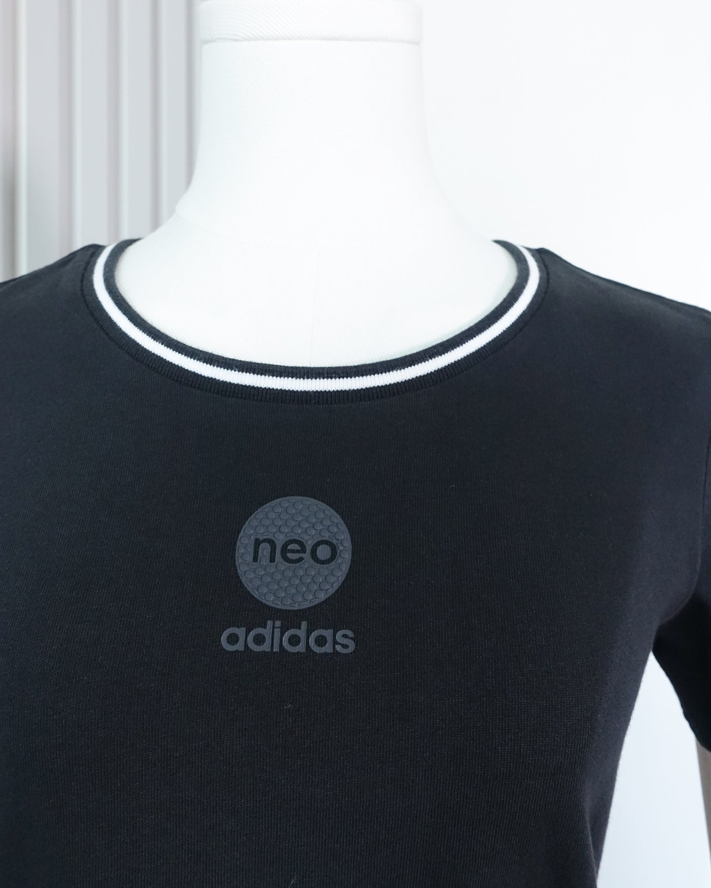 ADIDAS Athletic Crop T-shirt 運動風短T恤 | KOMMONS