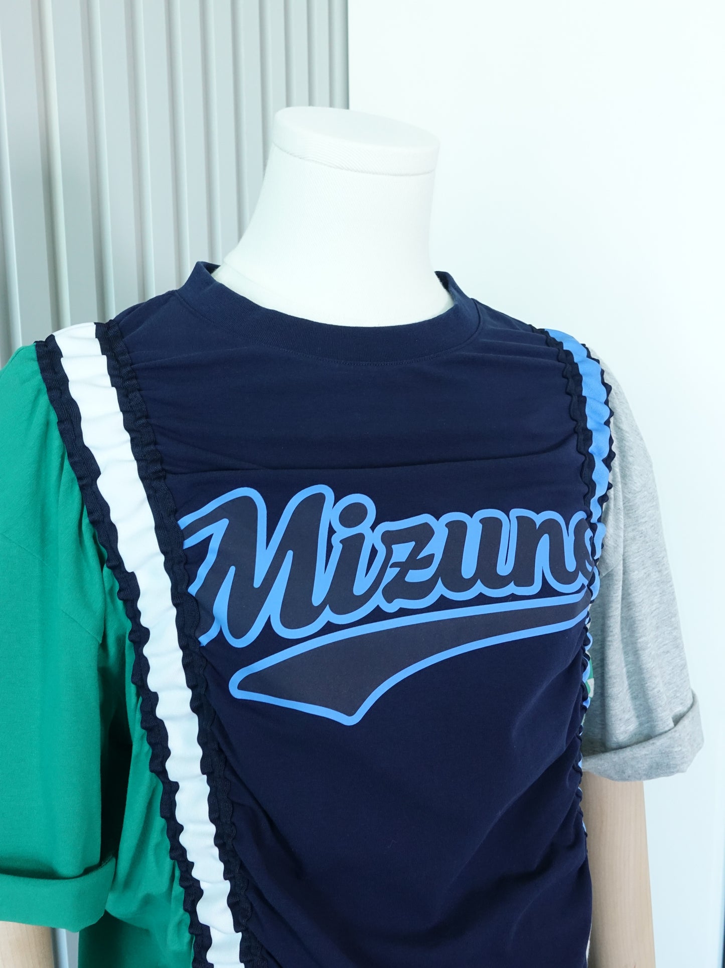 MIZUNO Athletic Ruched Crop T-shirt 運動風抽褶短T恤 | KOMMONS