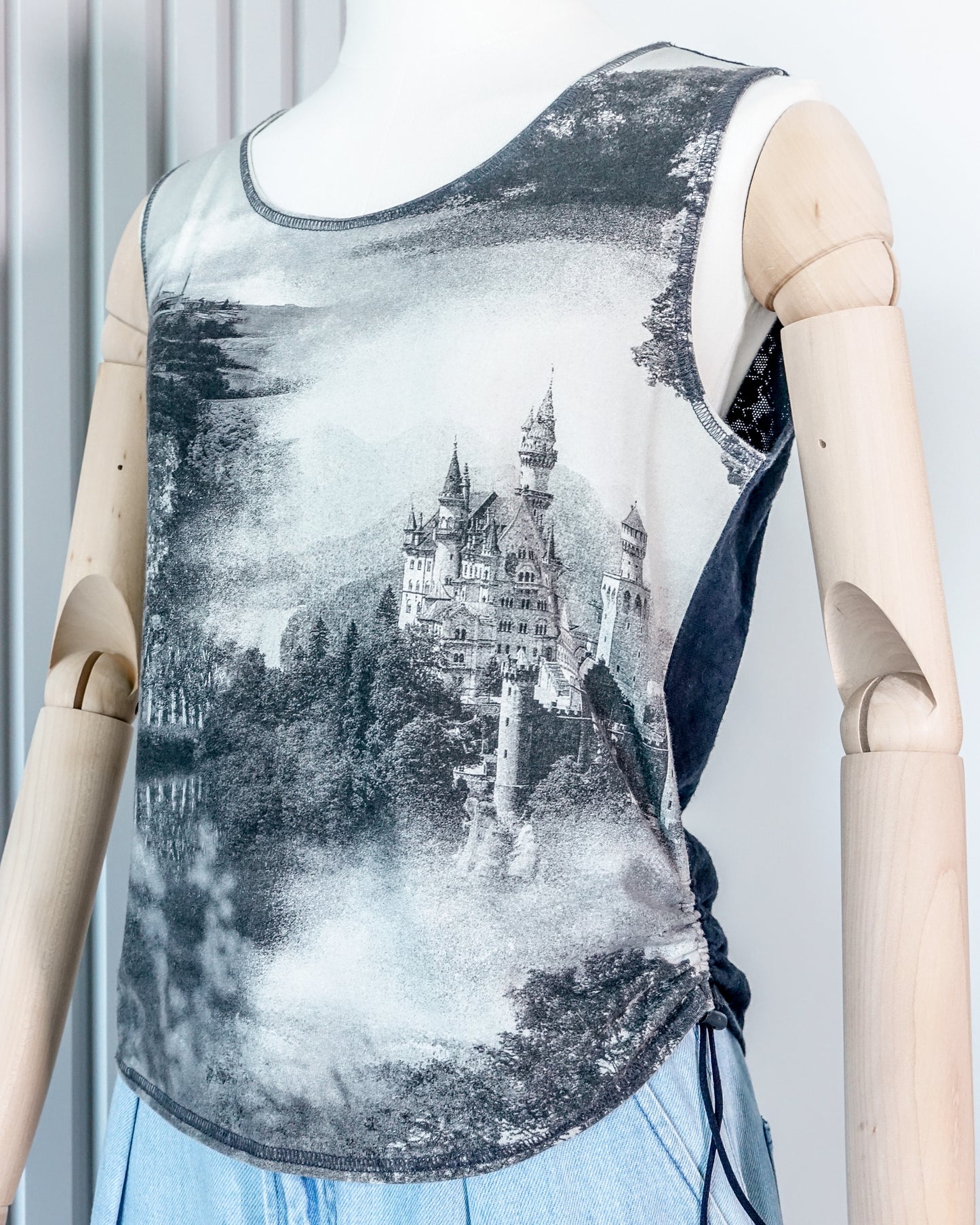 UNA PARTE Castle Printed Ruched Tie Side Vest 城堡印花束繩綁帶背心 (Vintage 古著) | KOMMONS