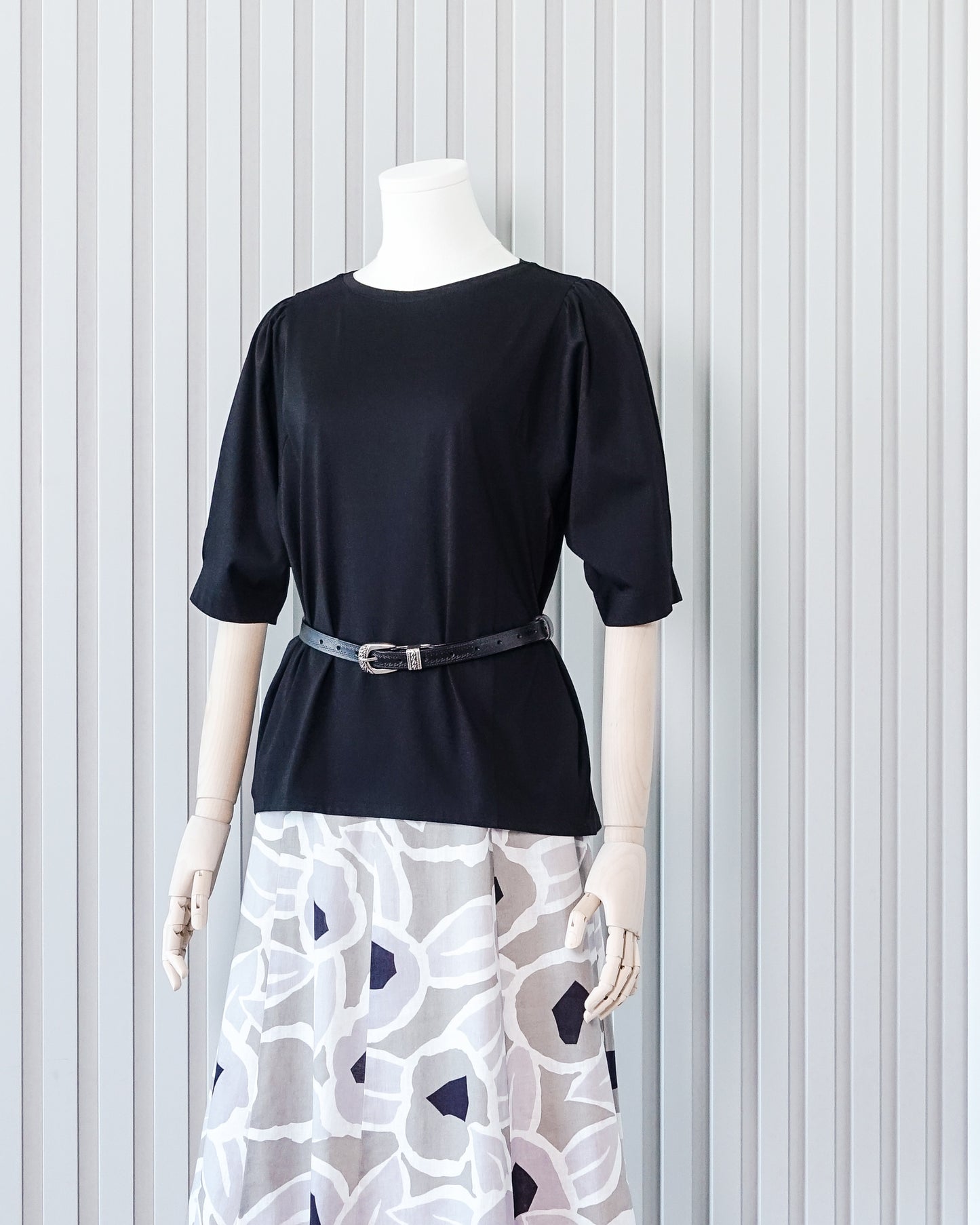 GABARDINE K.T Puff Quarter Sleeve Top 泡泡中袖上衣 | KOMMONS